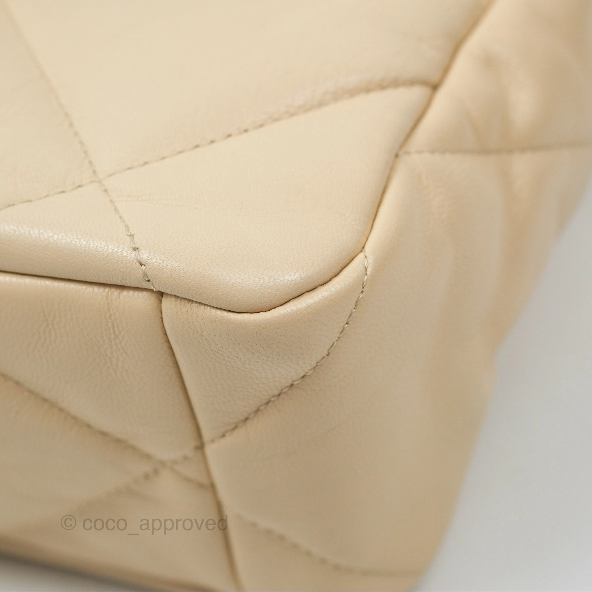 Chanel 19 Medium Beige Mixed Hardware
