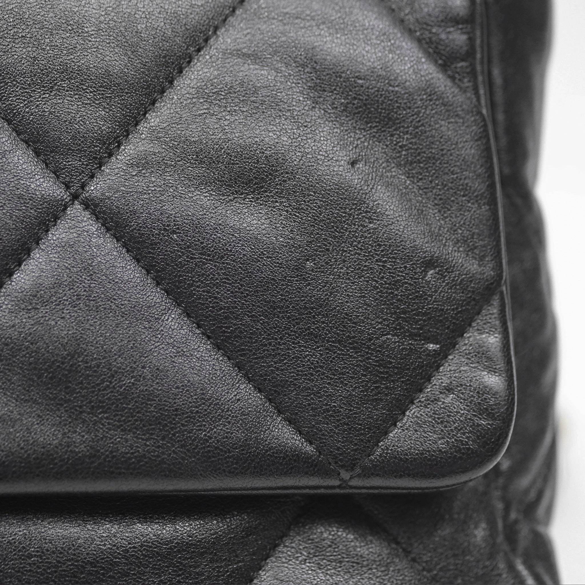 Chanel 19 Medium Black Goatskin Mixed Hardware