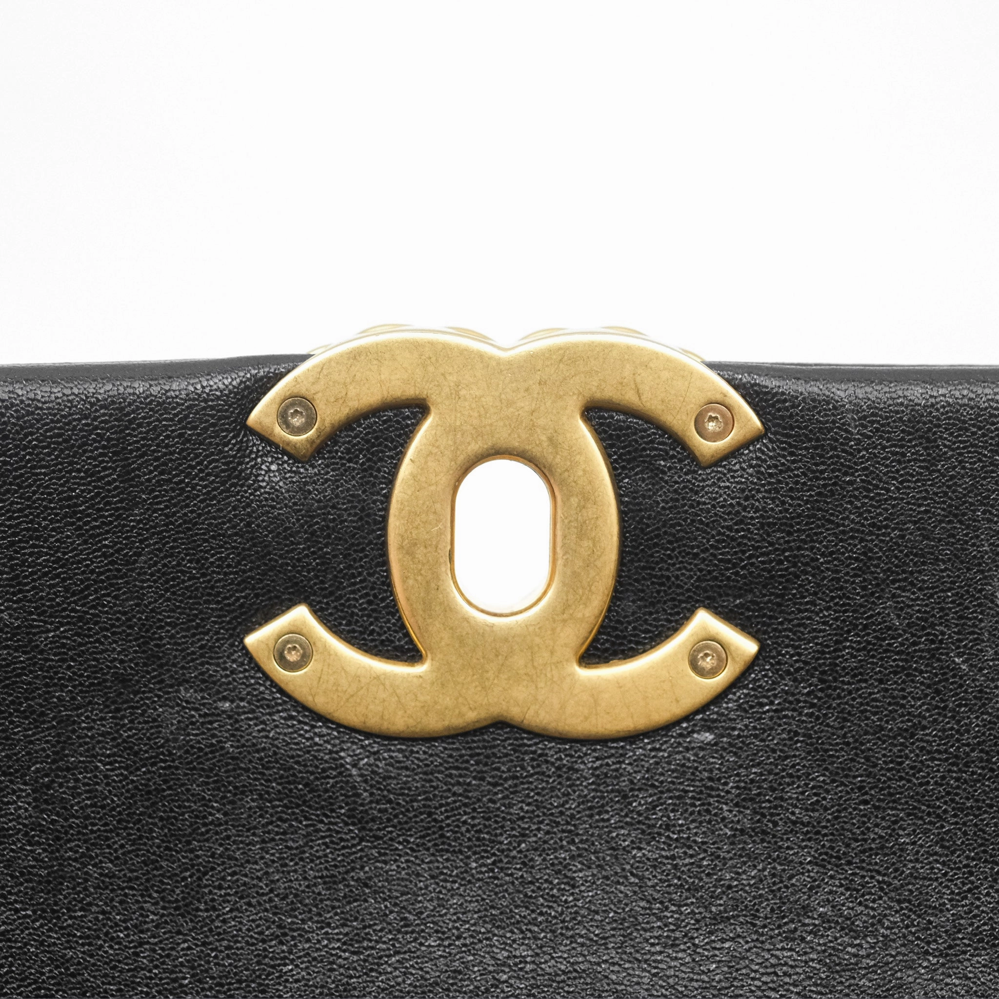 Chanel 19 Medium Black Goatskin Mixed Hardware