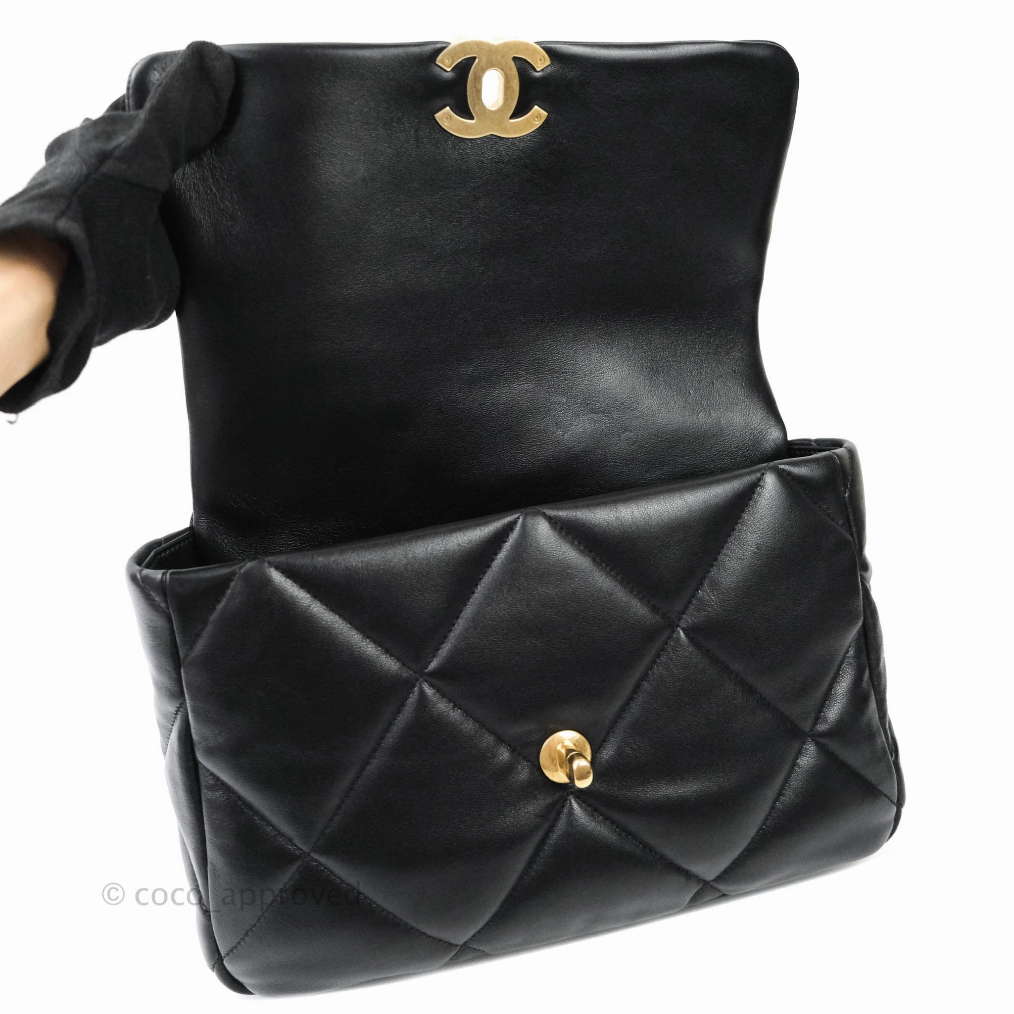 Chanel 19 Medium Black Mixed Hardware Goatskin