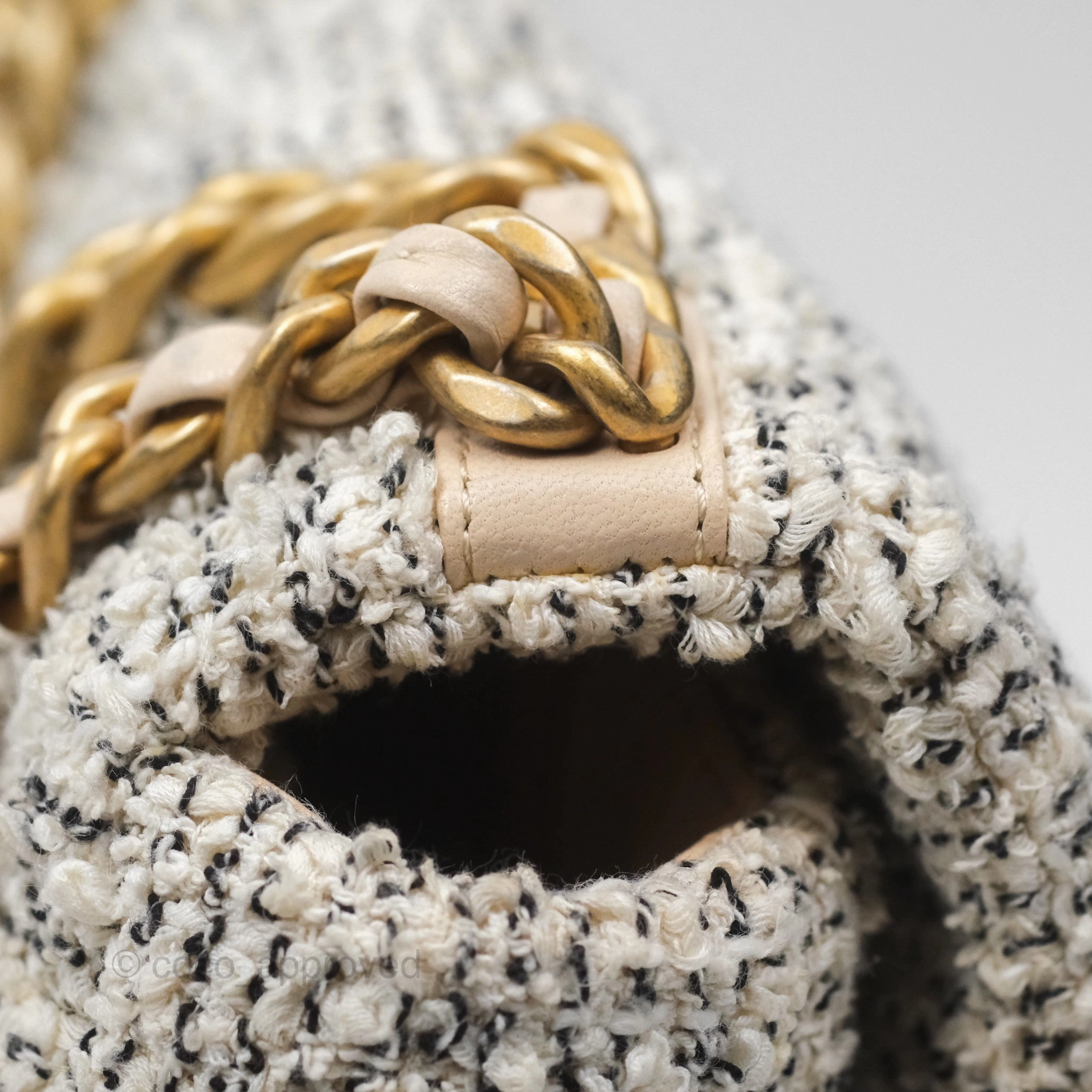 Chanel 19 Small Tweed Oreo Cream Mixed Hardware