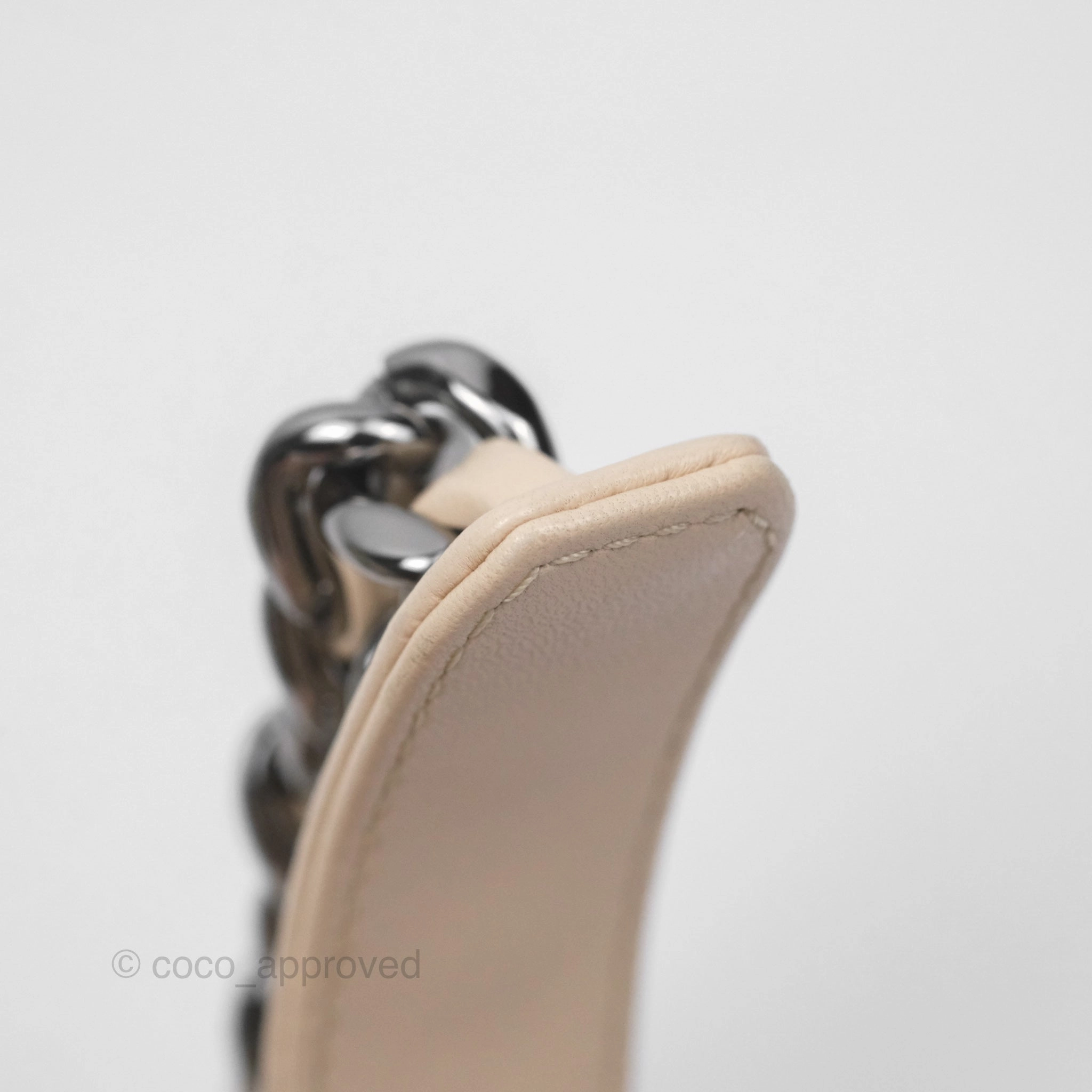 Chanel 19 Small Tweed Oreo Cream Mixed Hardware