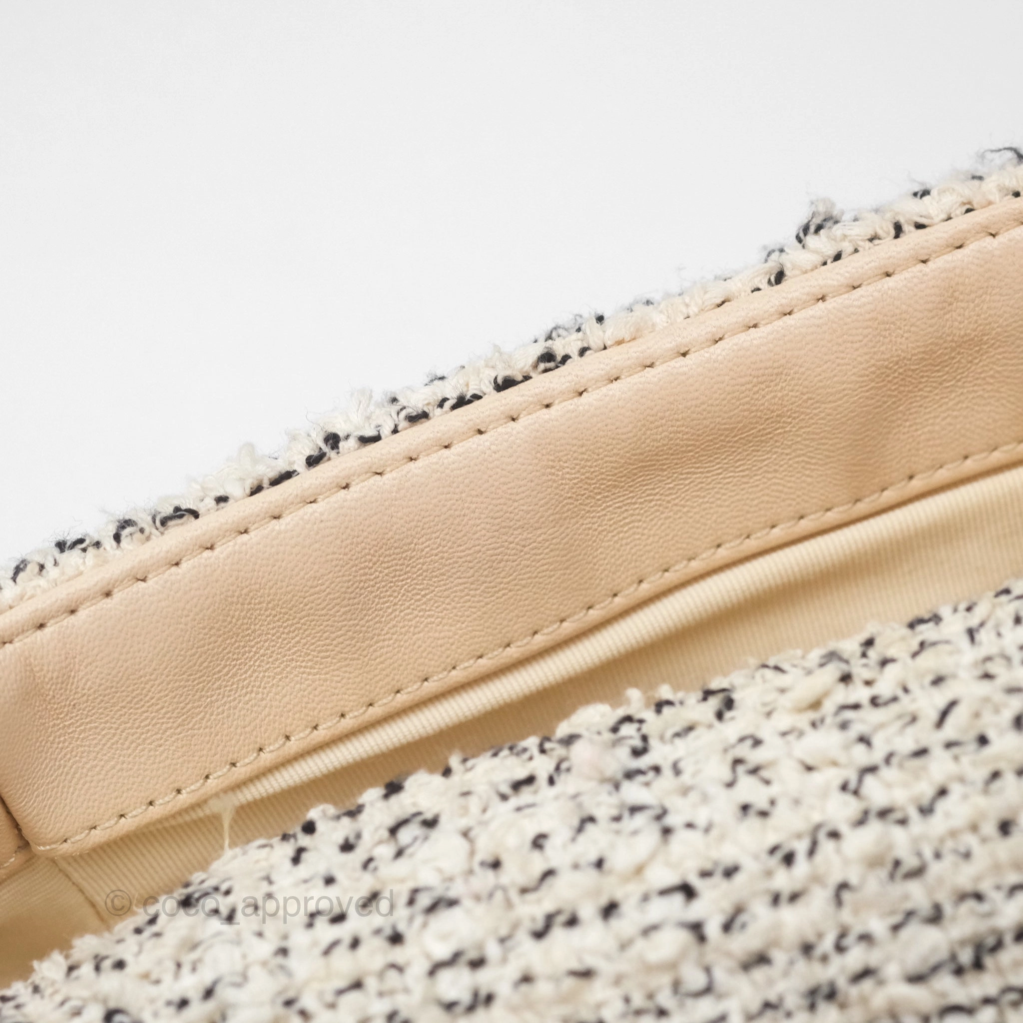 Chanel 19 Small Tweed Oreo Cream Mixed Hardware