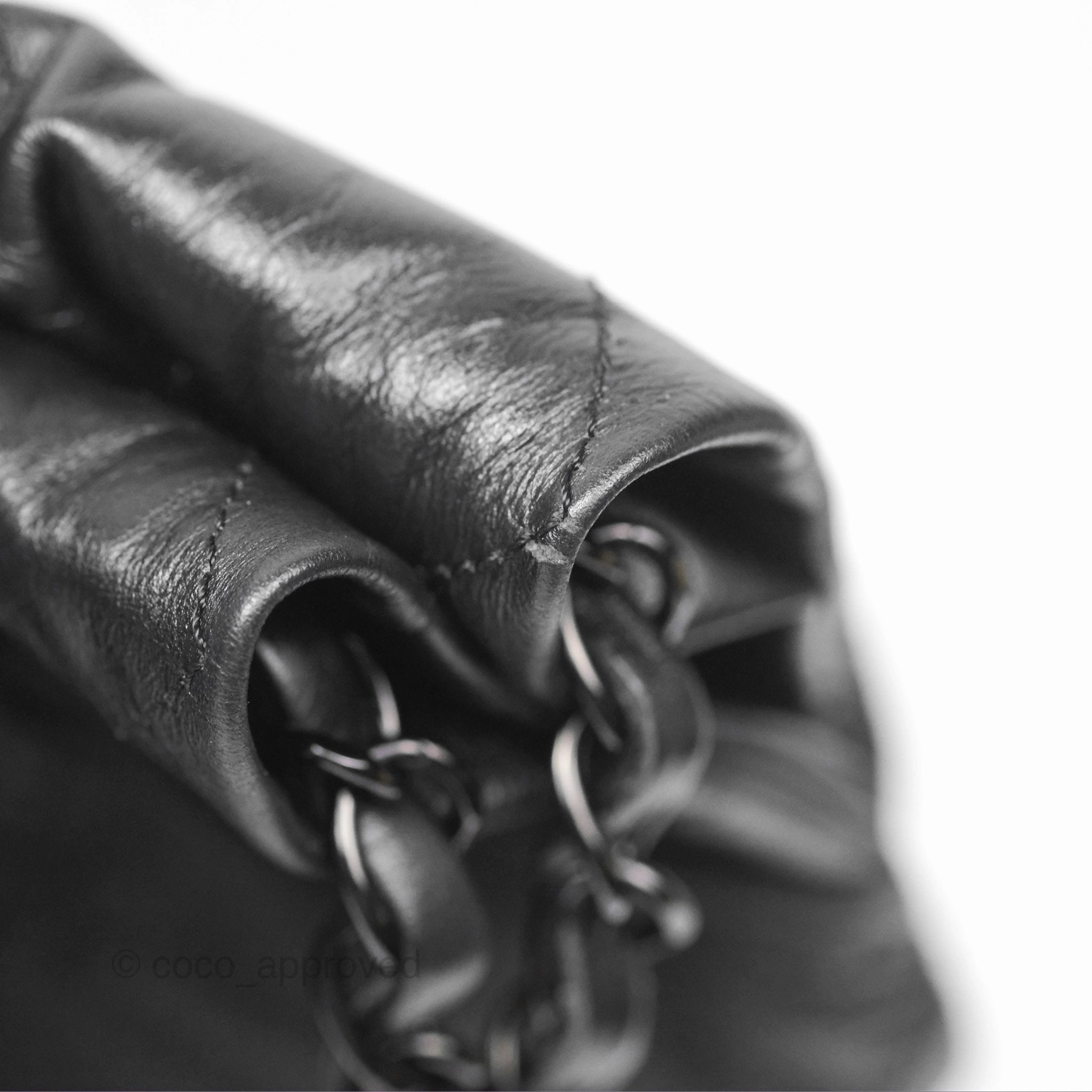 Chanel 22 Bag Medium Black Calfskin So Black Hardware