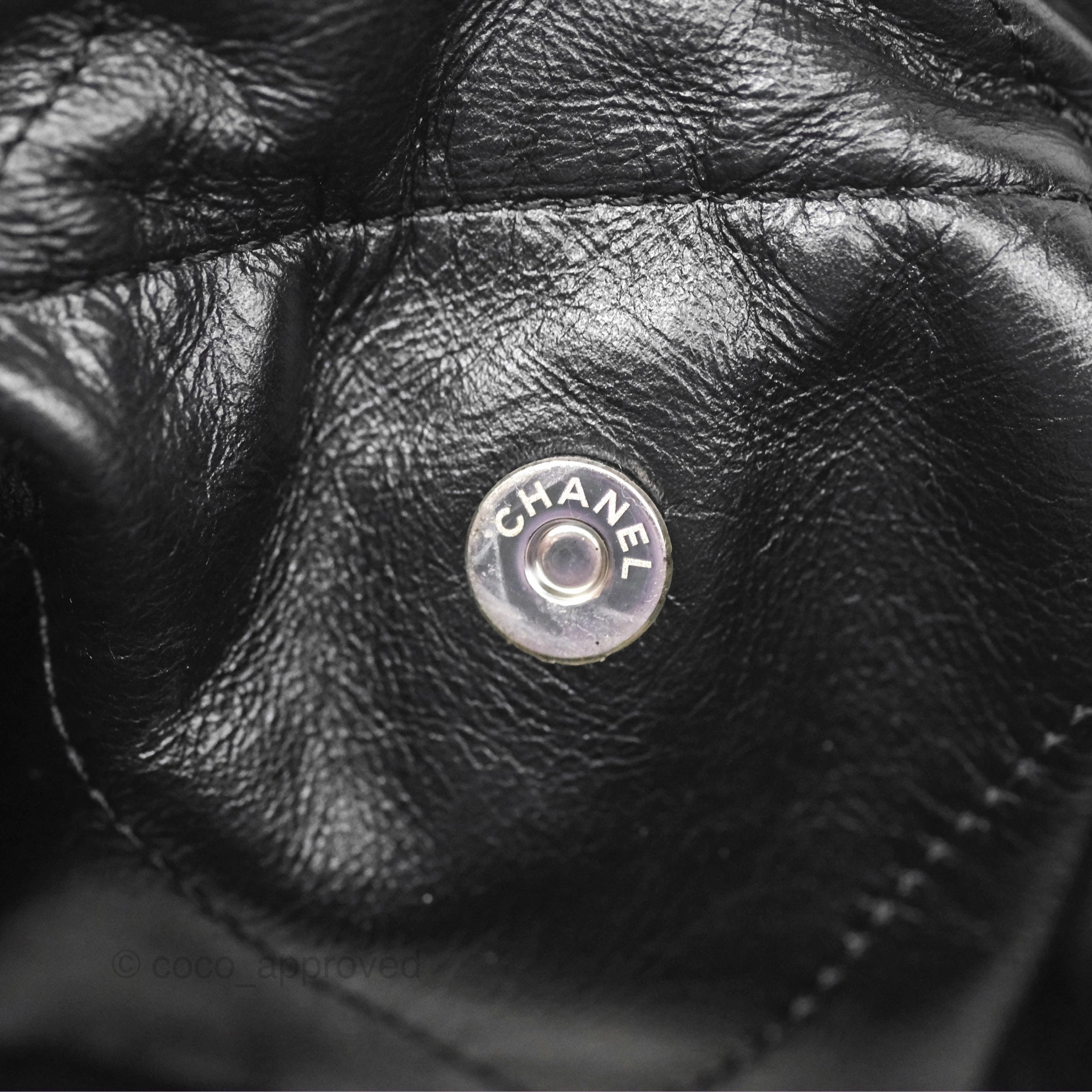 Chanel 22 Bag Medium Black Calfskin So Black Hardware