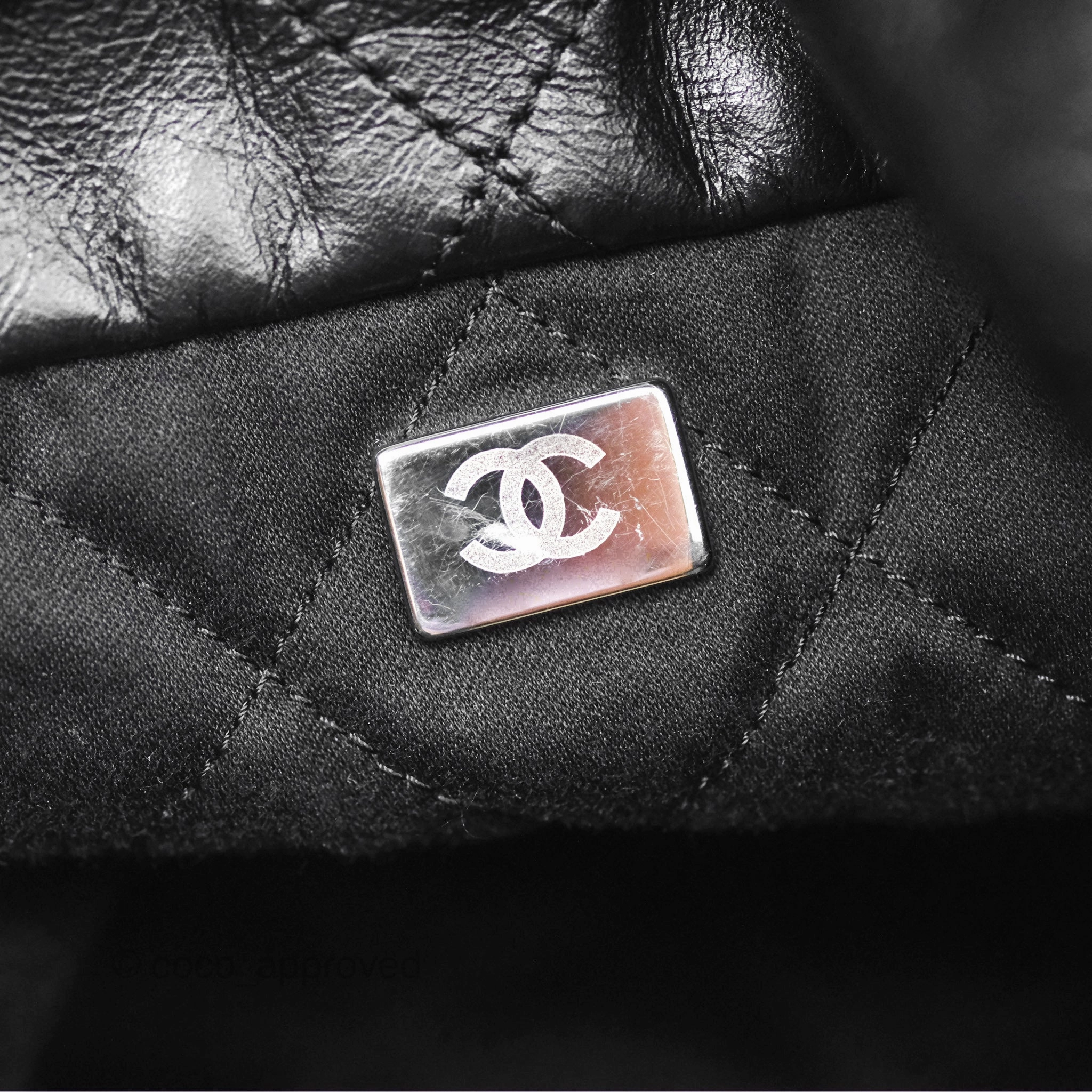 Chanel 22 Bag Medium Black Calfskin So Black Hardware
