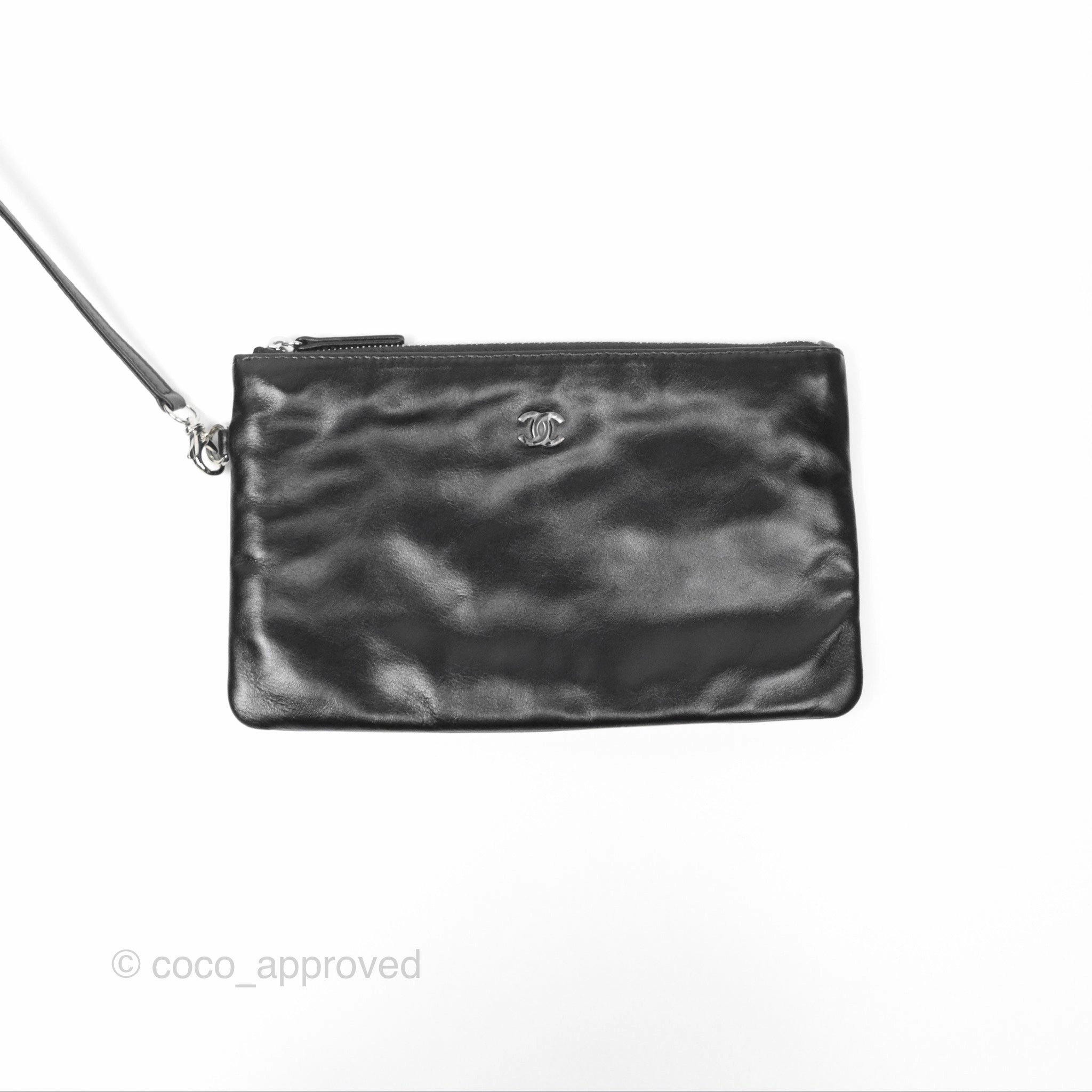 Chanel 22 Bag Medium Black Calfskin So Black Hardware