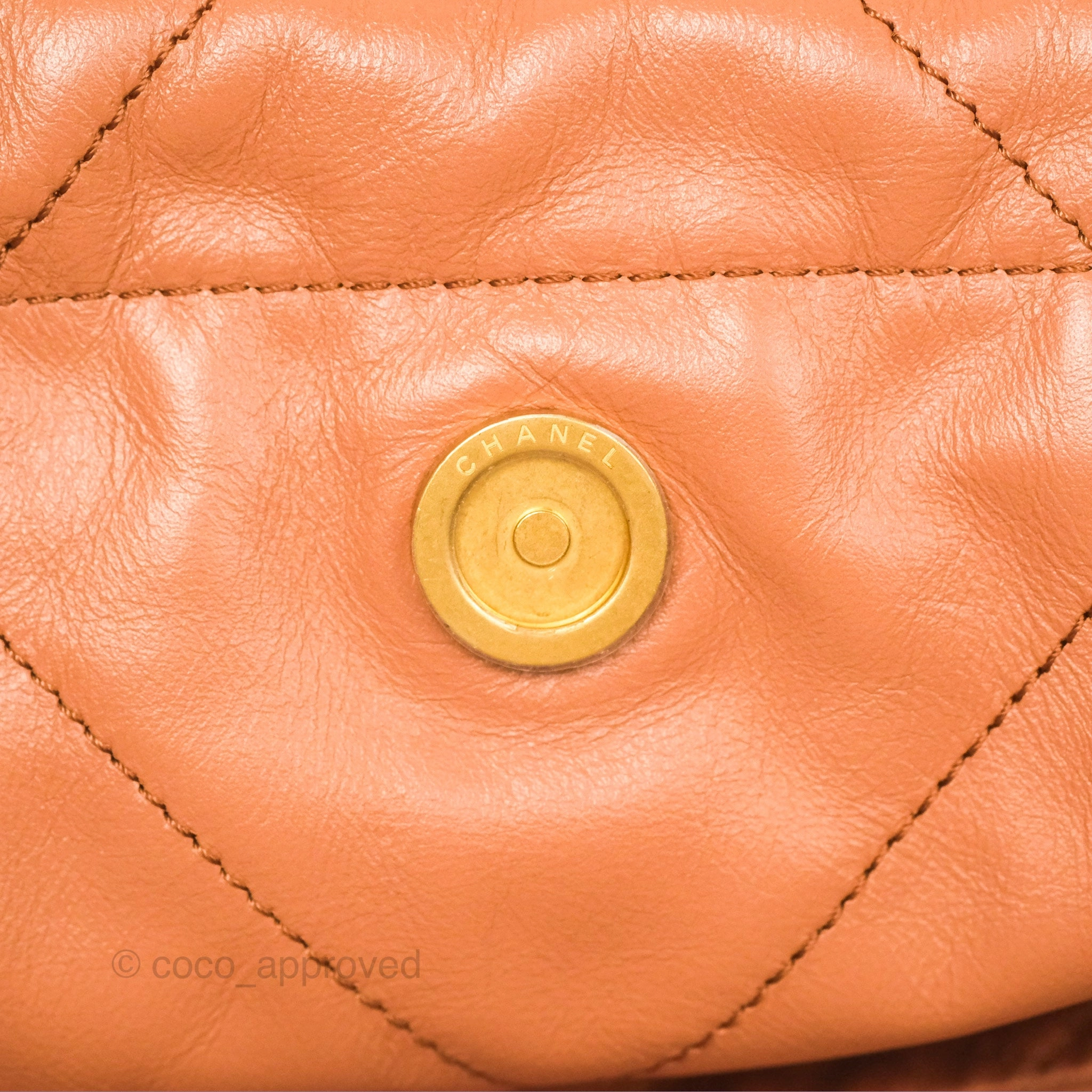 Chanel 22 Medium Caramel Beige Shiny Calfskin Aged Gold Hardware