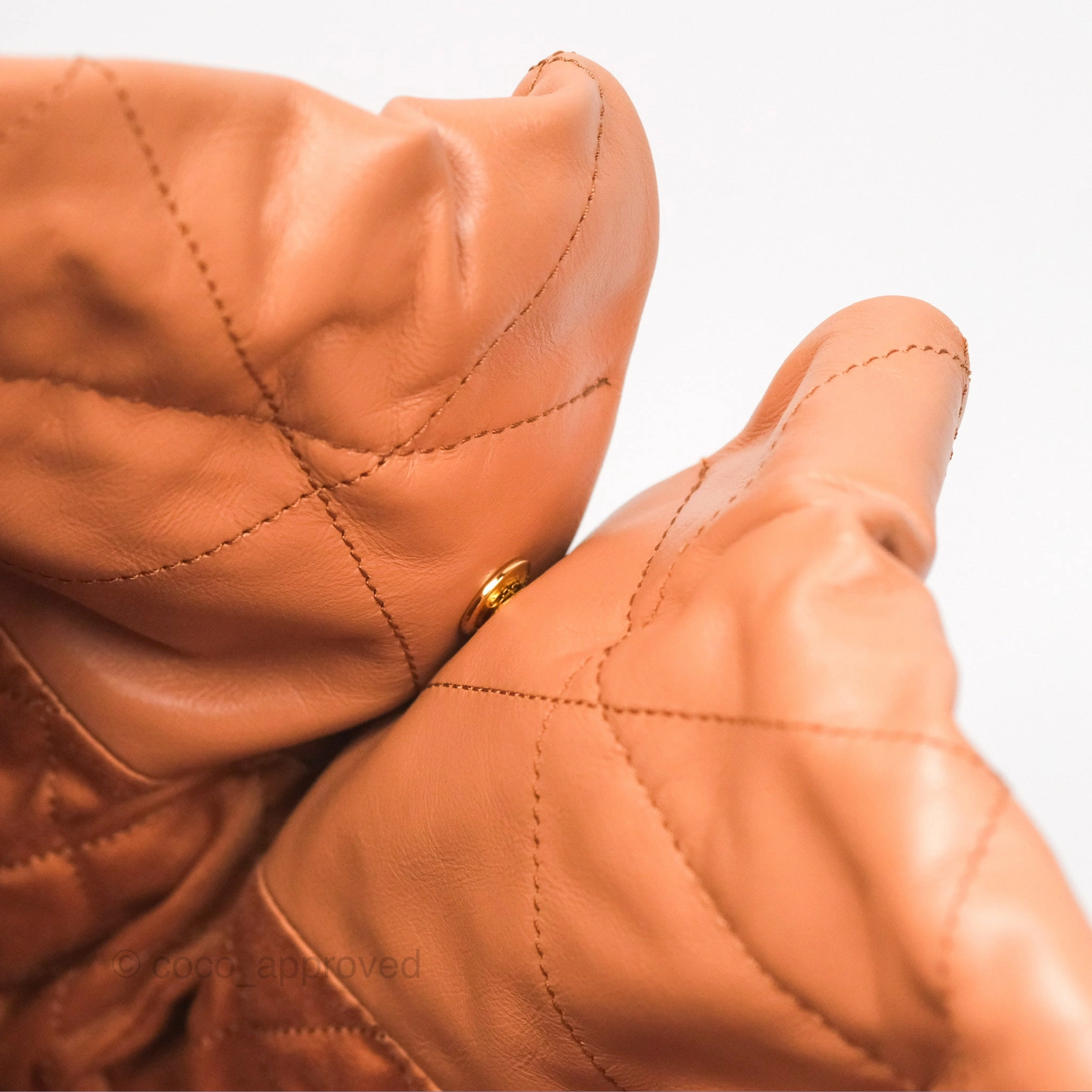 Chanel 22 Medium Caramel Beige Shiny Calfskin Aged Gold Hardware