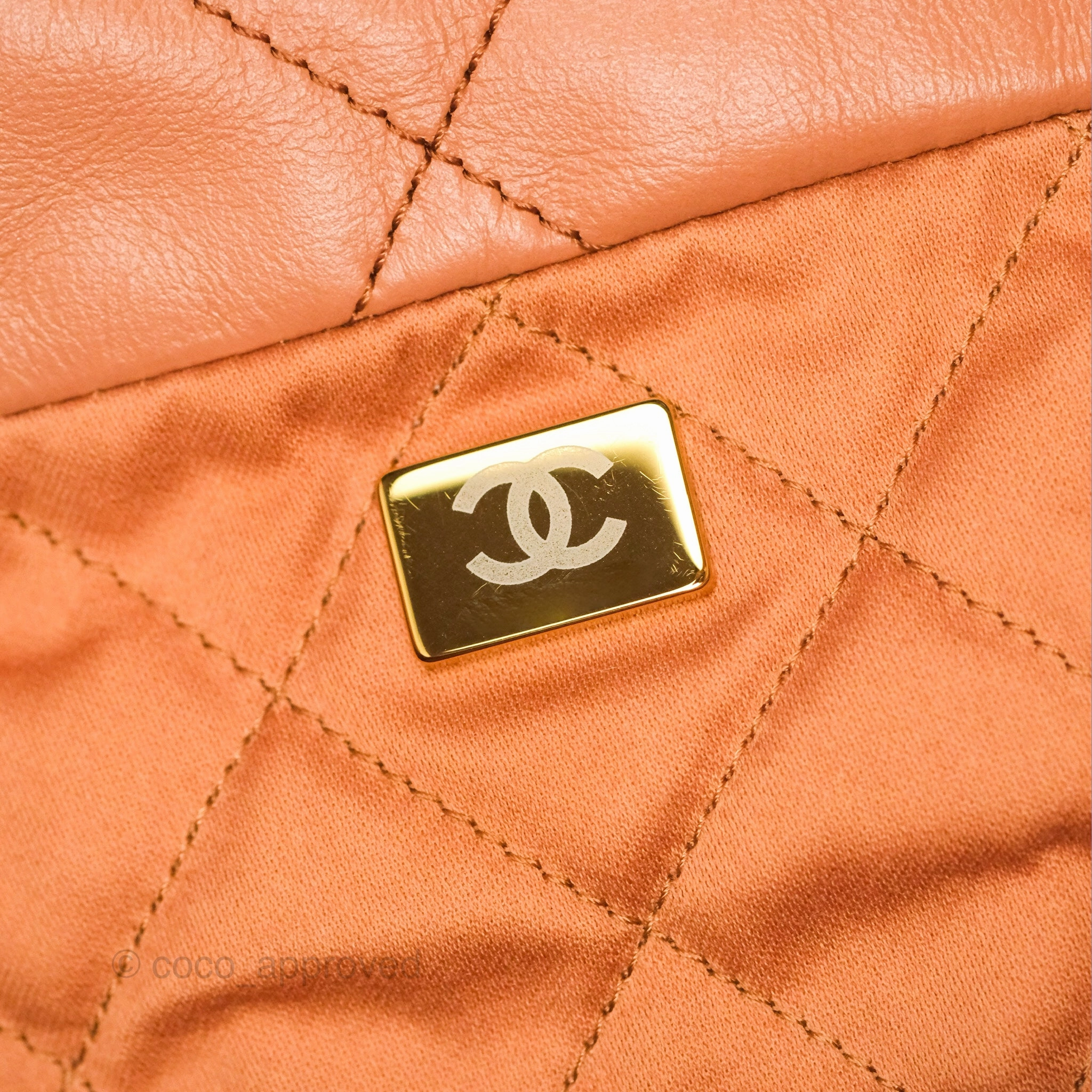 Chanel 22 Medium Caramel Beige Shiny Calfskin Aged Gold Hardware