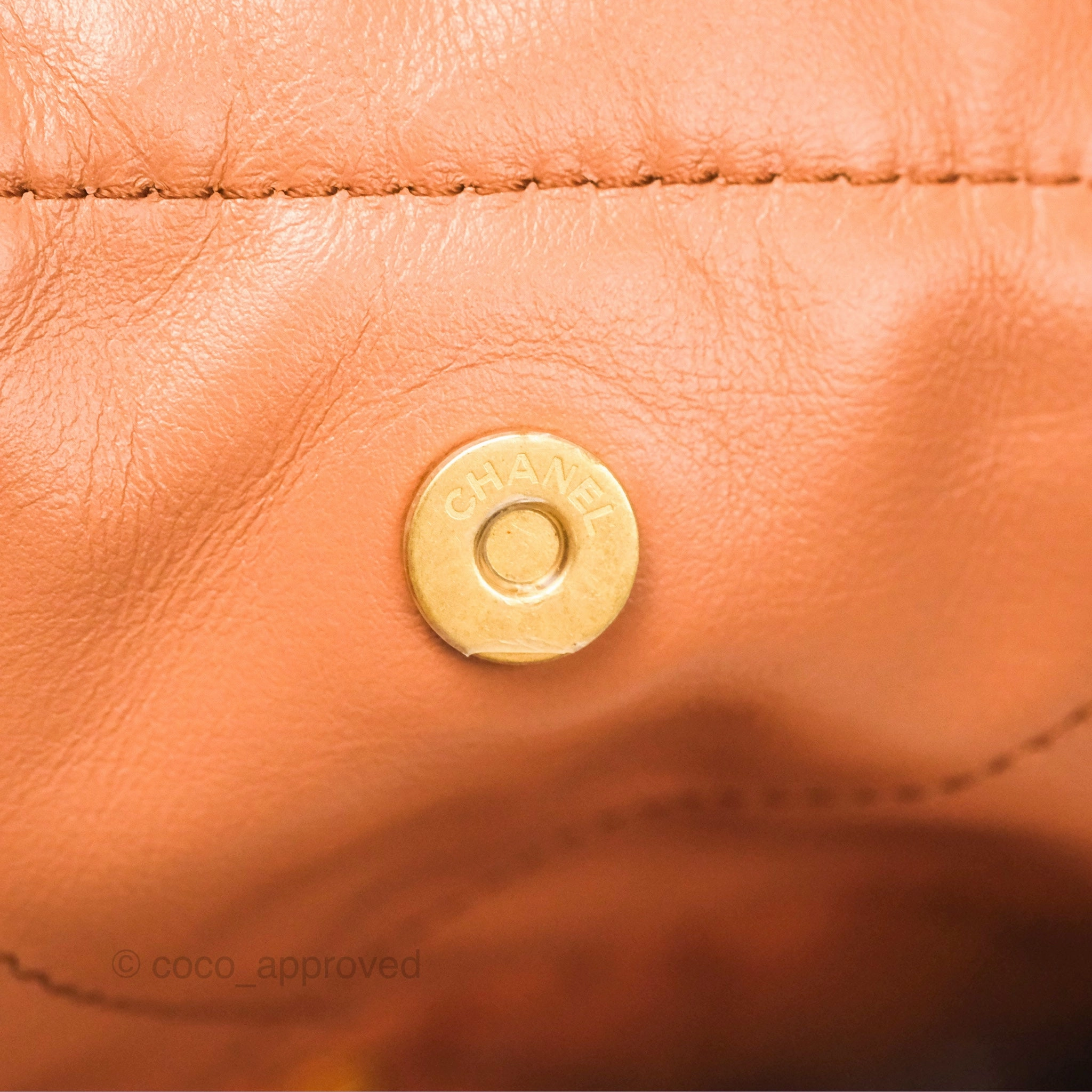 Chanel 22 Medium Caramel Beige Shiny Calfskin Aged Gold Hardware