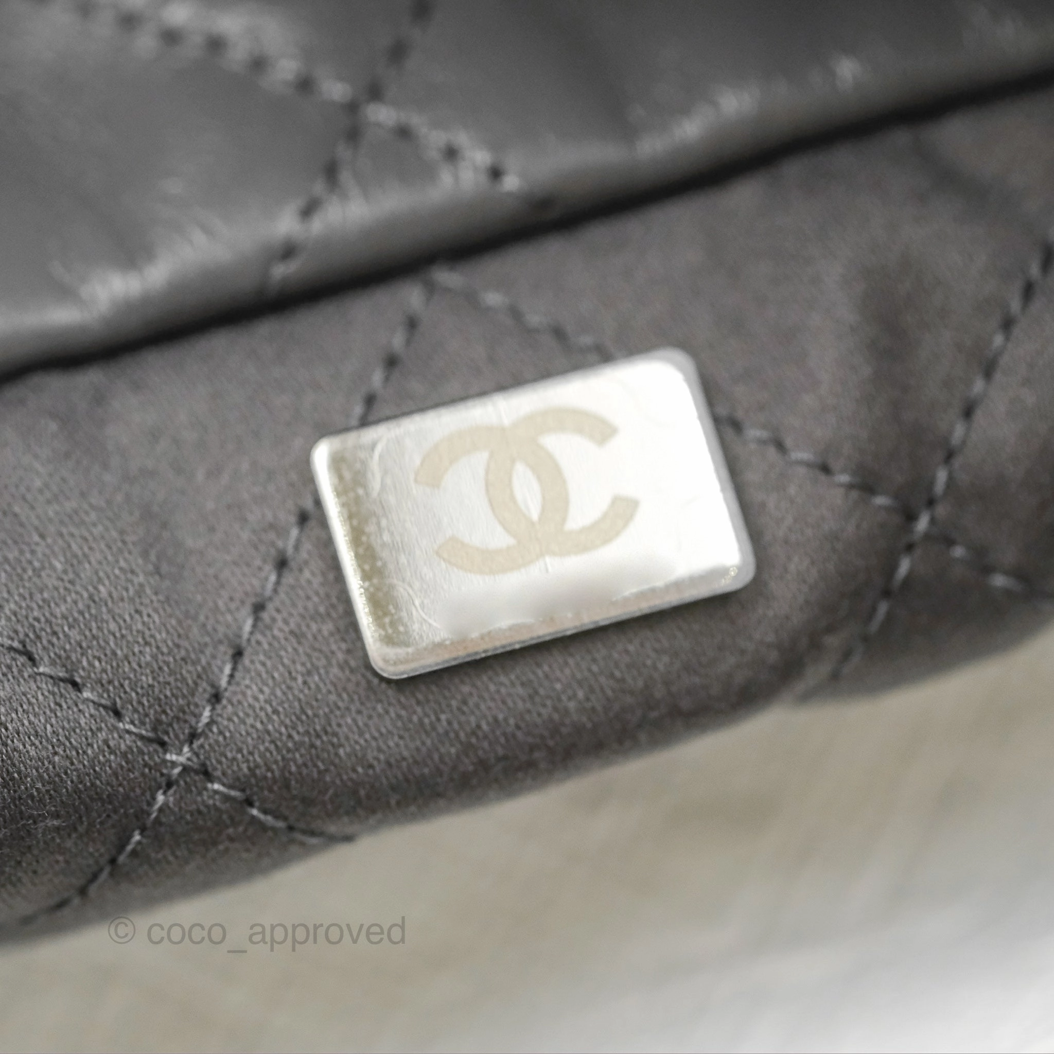 Chanel 22 Medium Grey Shiny Aged Calfskin Matte Silver Hardware