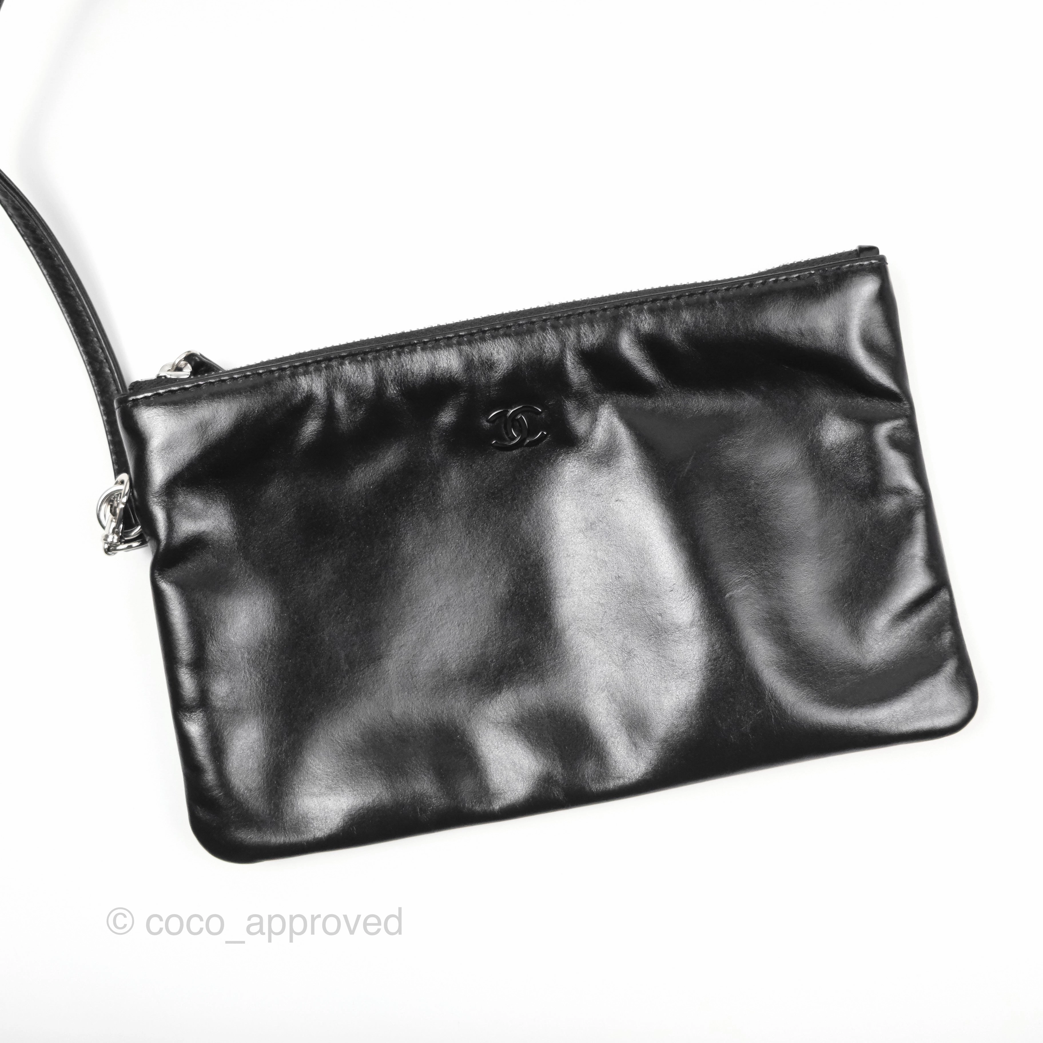 Chanel 22 Small Black Calfskin So Black Hardware