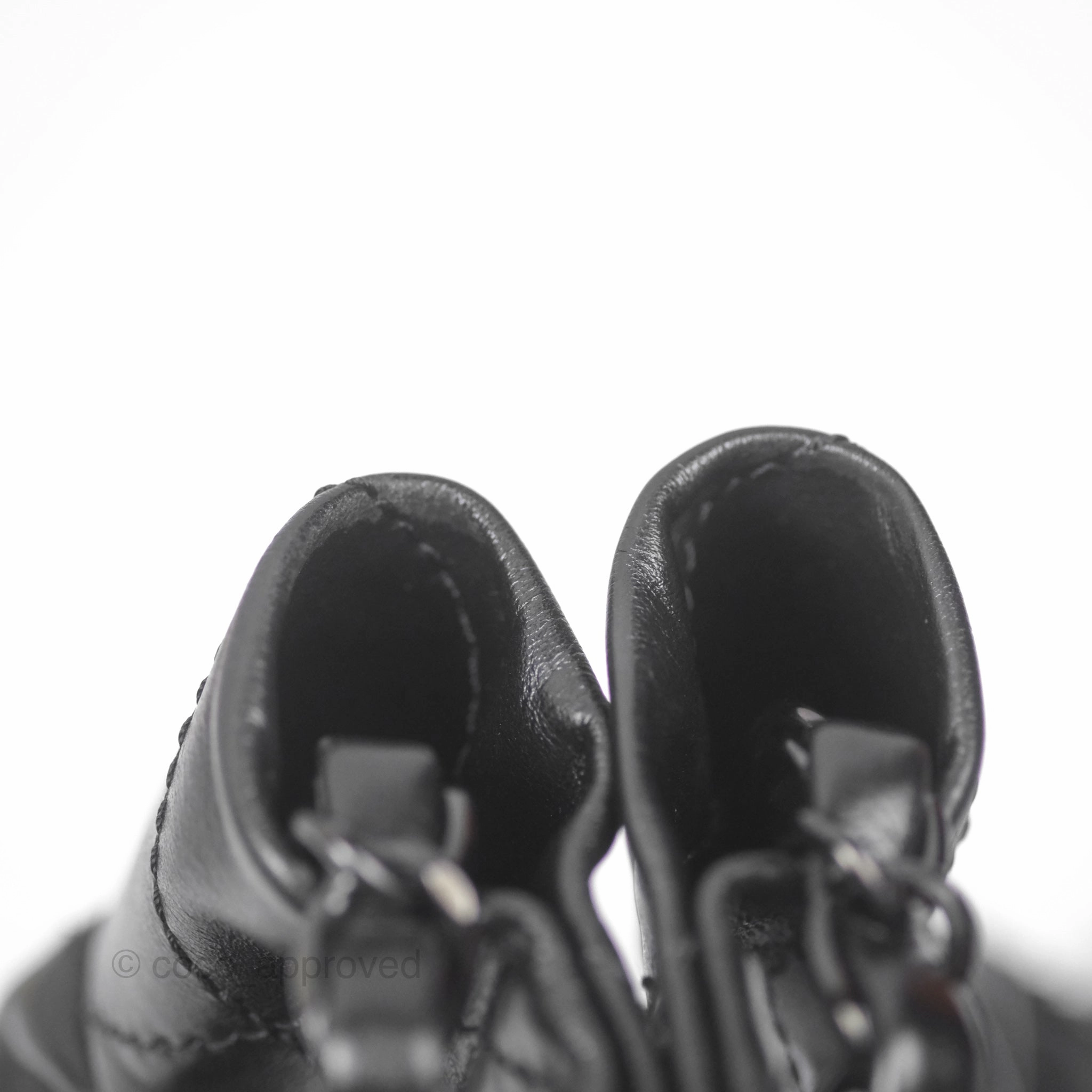 Chanel 22 Small Black Calfskin So Black Hardware