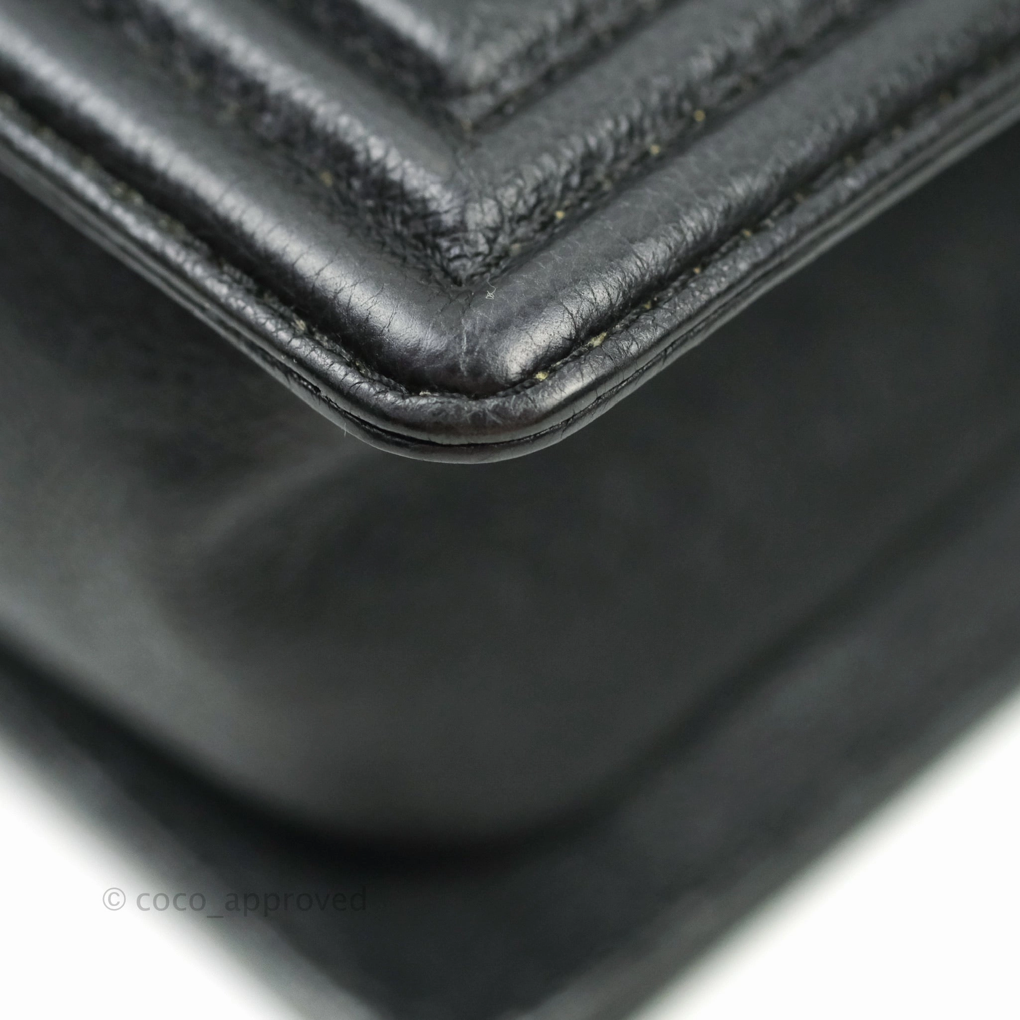 Chanel Boy Quilted Medium Black Grained Calfskin Ruthenium Hardware