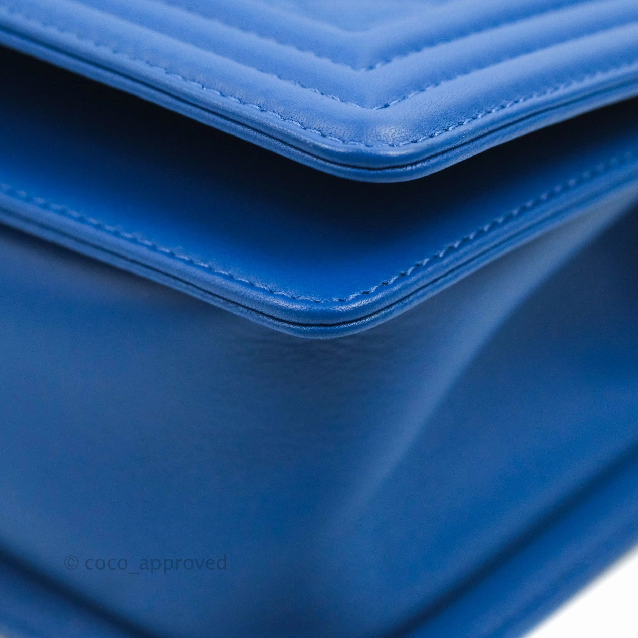 Chanel Quilted Medium Boy Blue Calfskin Gold Hardware