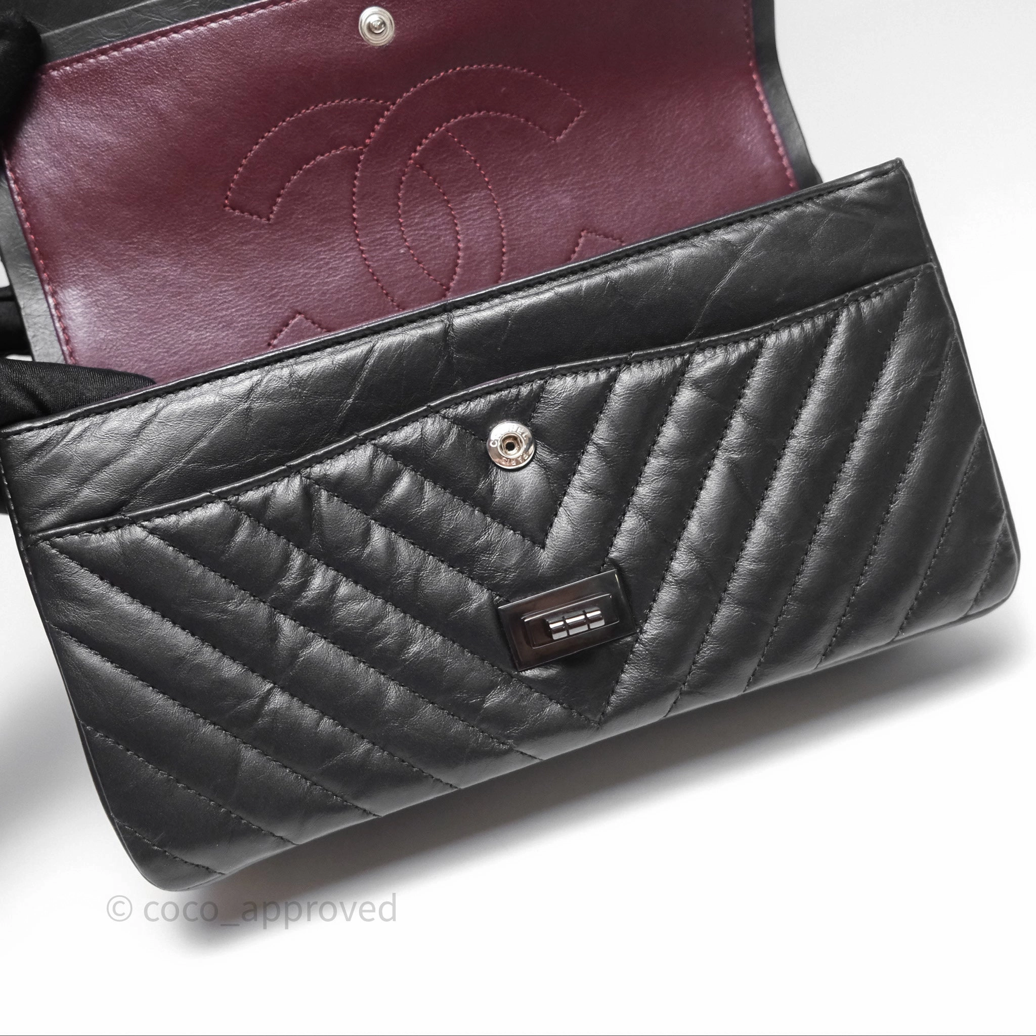 Chanel Reissue 225 Chevron Aged Calfskin So Black