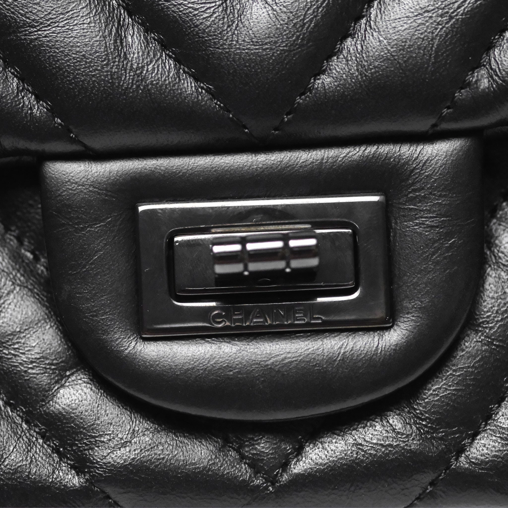 Chanel Reissue 225 Chevron Aged Calfskin So Black