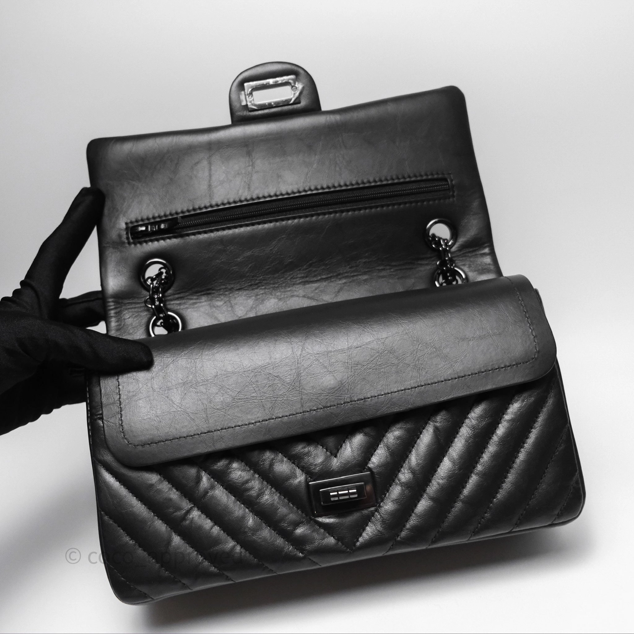 Chanel Reissue 225 Chevron Aged Calfskin So Black