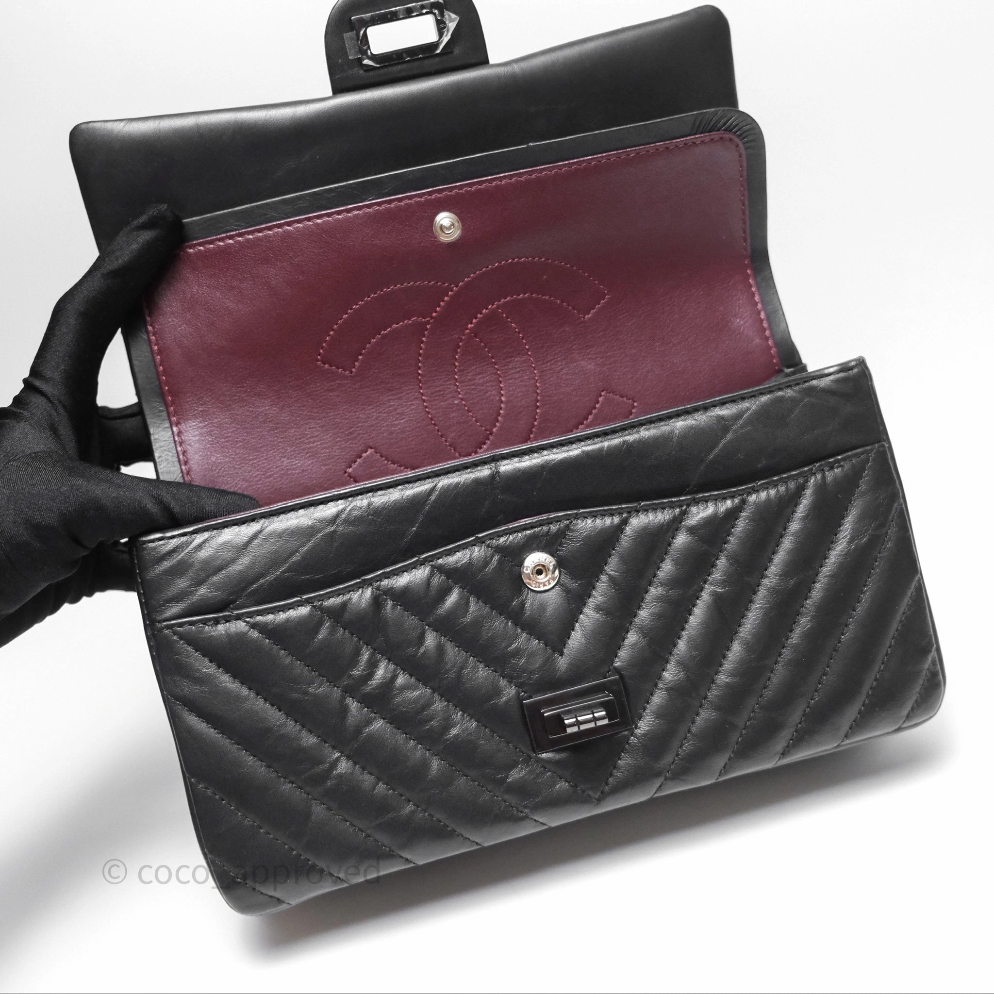 Chanel Reissue 225 Chevron Aged Calfskin So Black