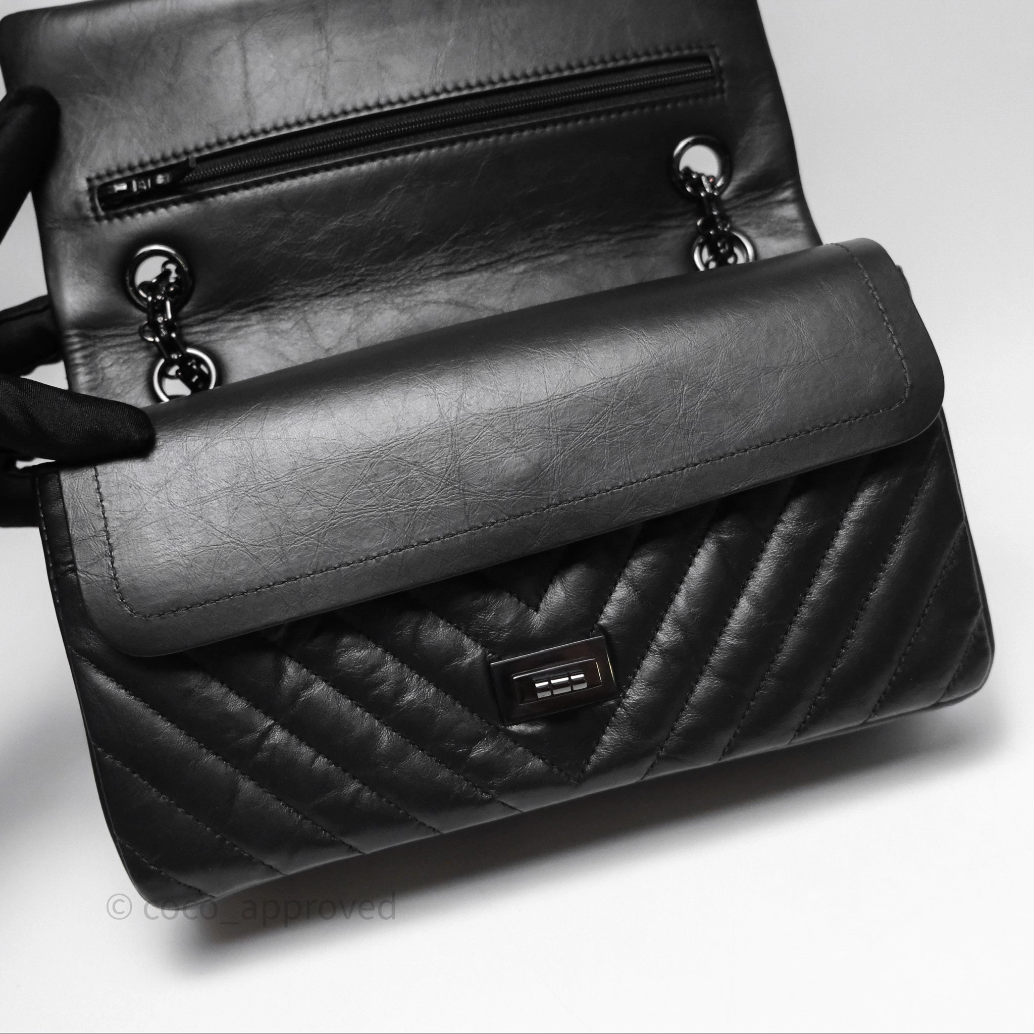Chanel Reissue 225 Chevron Aged Calfskin So Black