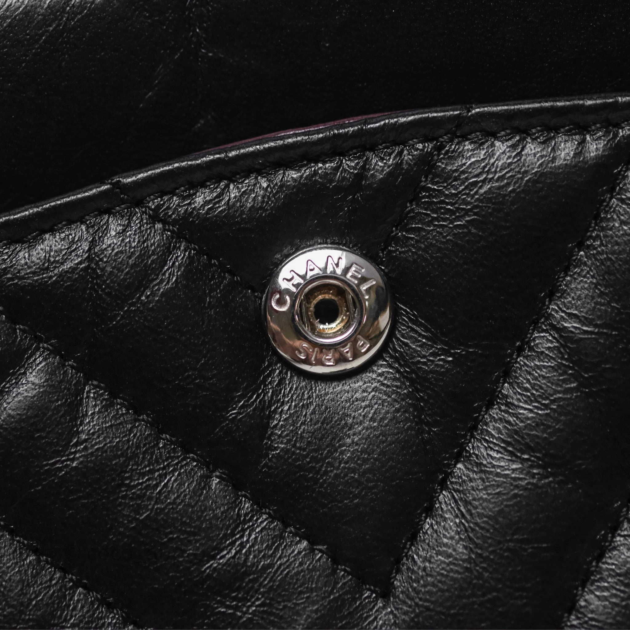 Chanel Reissue 225 Chevron Aged Calfskin So Black