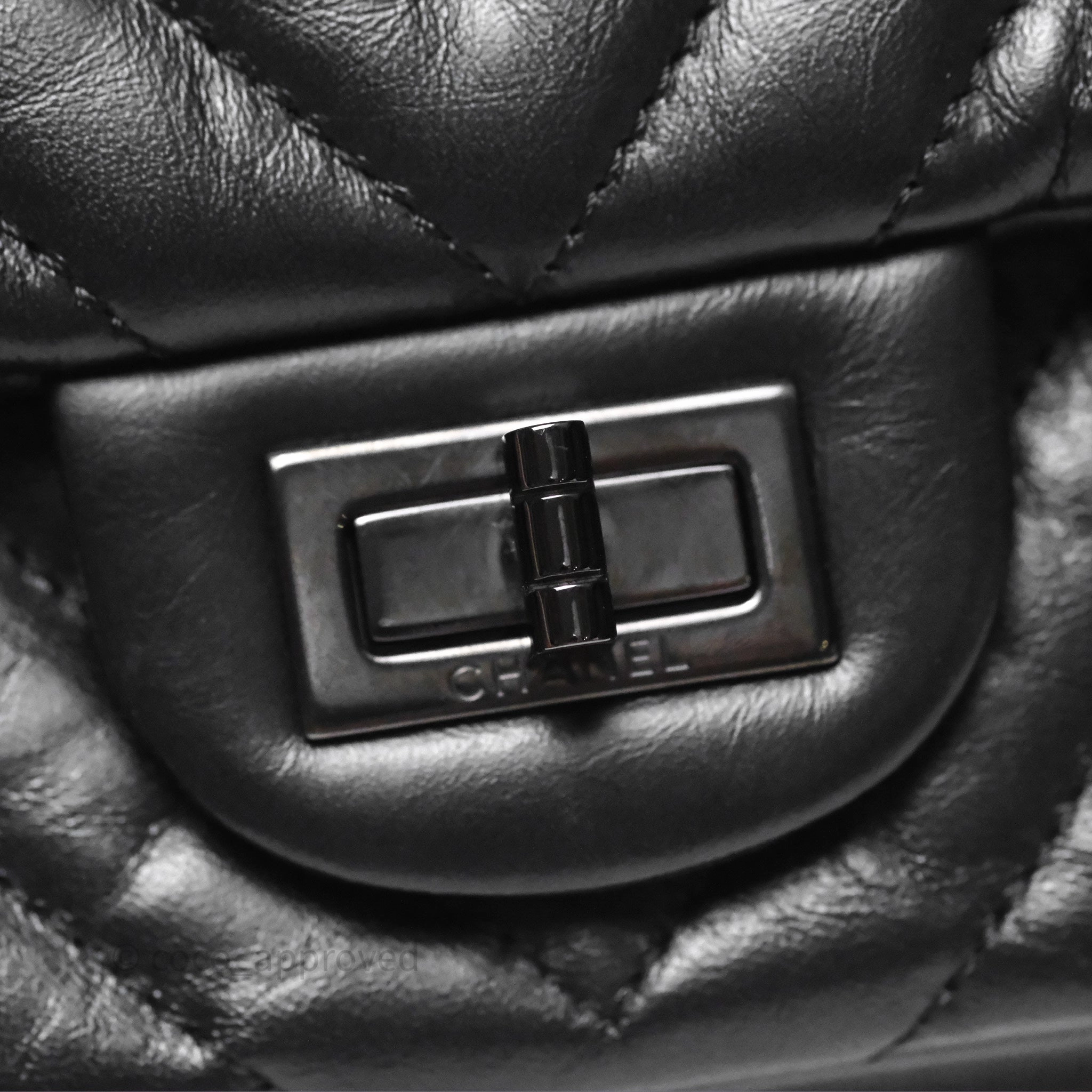 Chanel Reissue 225 Chevron Aged Calfskin So Black