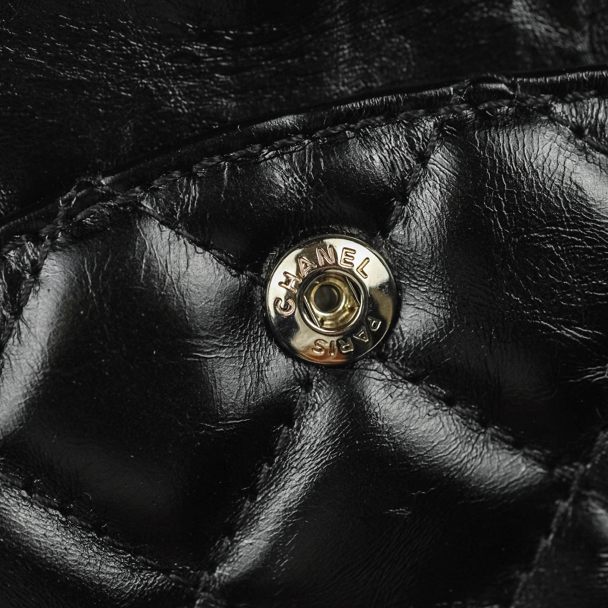 Chanel Reissue Quilted Aged Calfskin Beige & Black Ruthenium Hardware 226