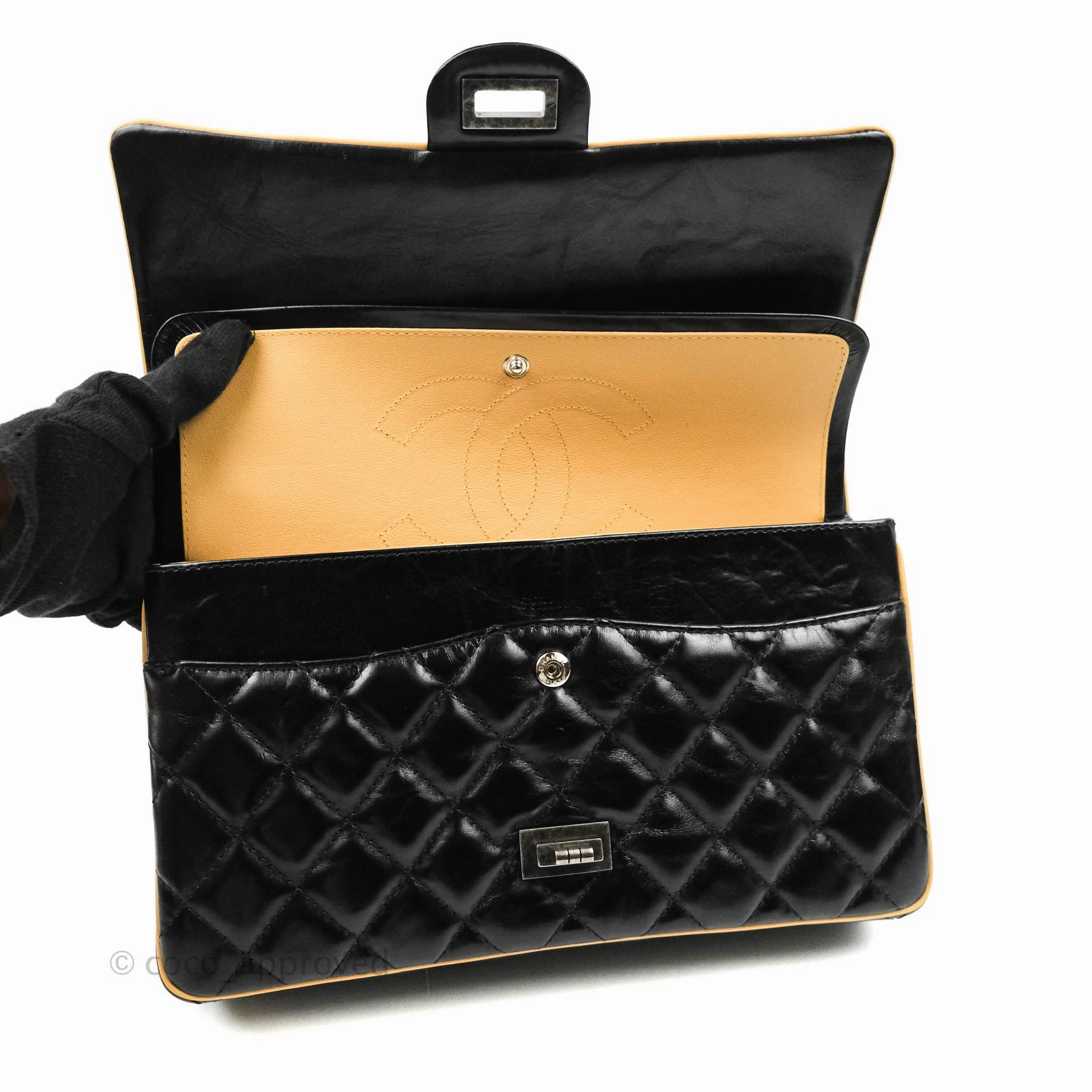 Chanel Reissue Quilted Aged Calfskin Beige & Black Ruthenium Hardware 226