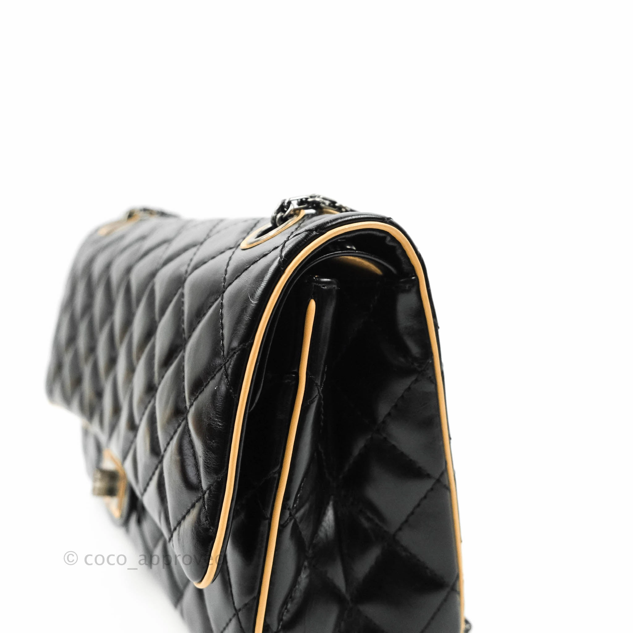 Chanel Reissue Quilted Aged Calfskin Beige & Black Ruthenium Hardware 226