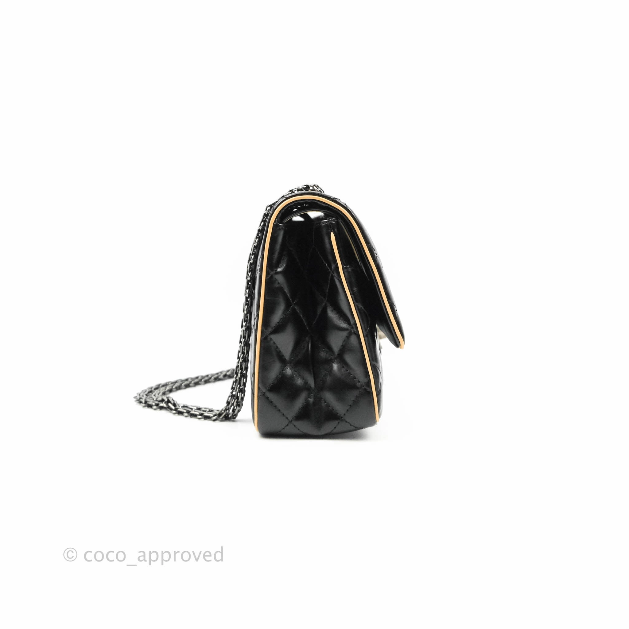 Chanel Reissue Quilted Aged Calfskin Beige & Black Ruthenium Hardware 226