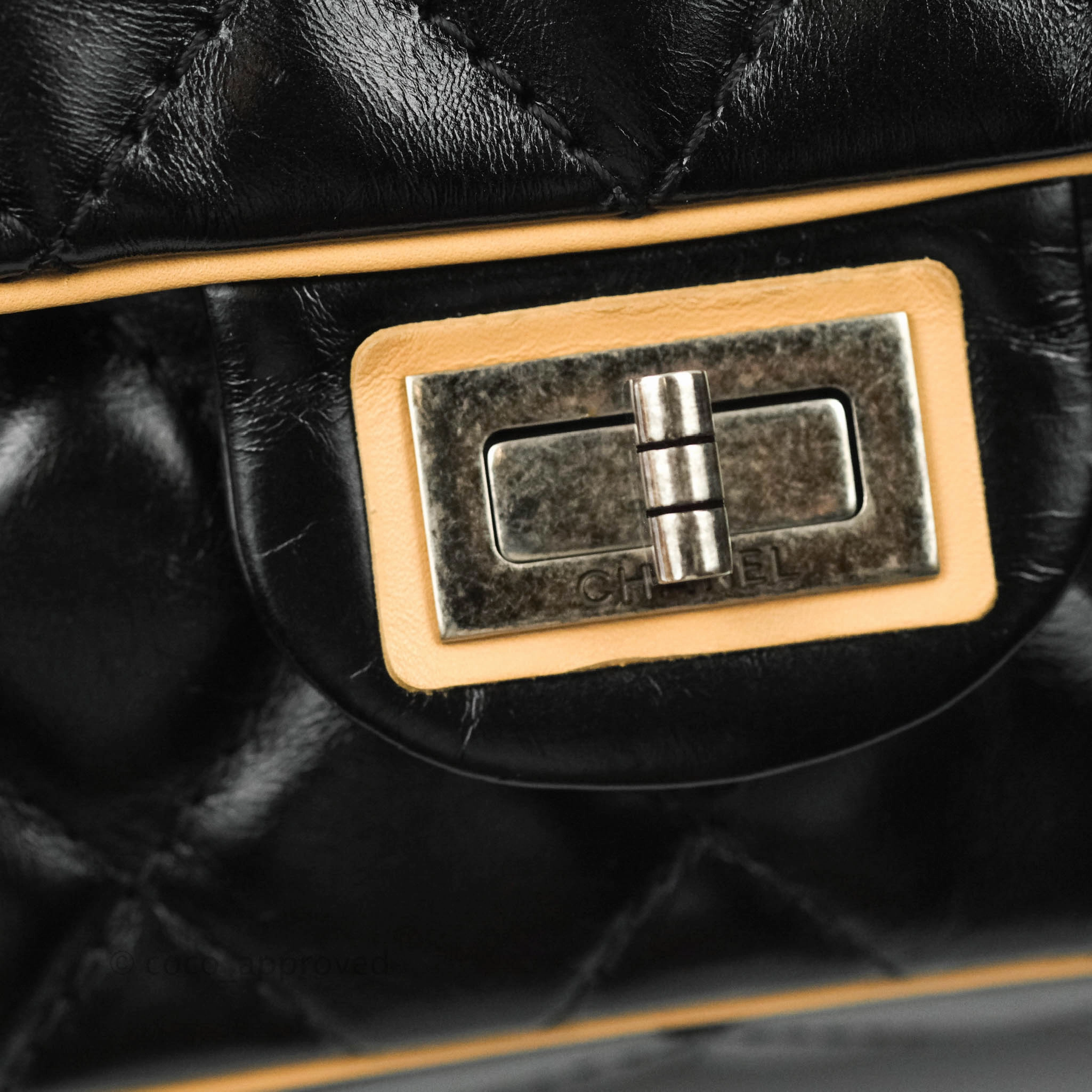 Chanel Reissue Quilted Aged Calfskin Beige & Black Ruthenium Hardware 226