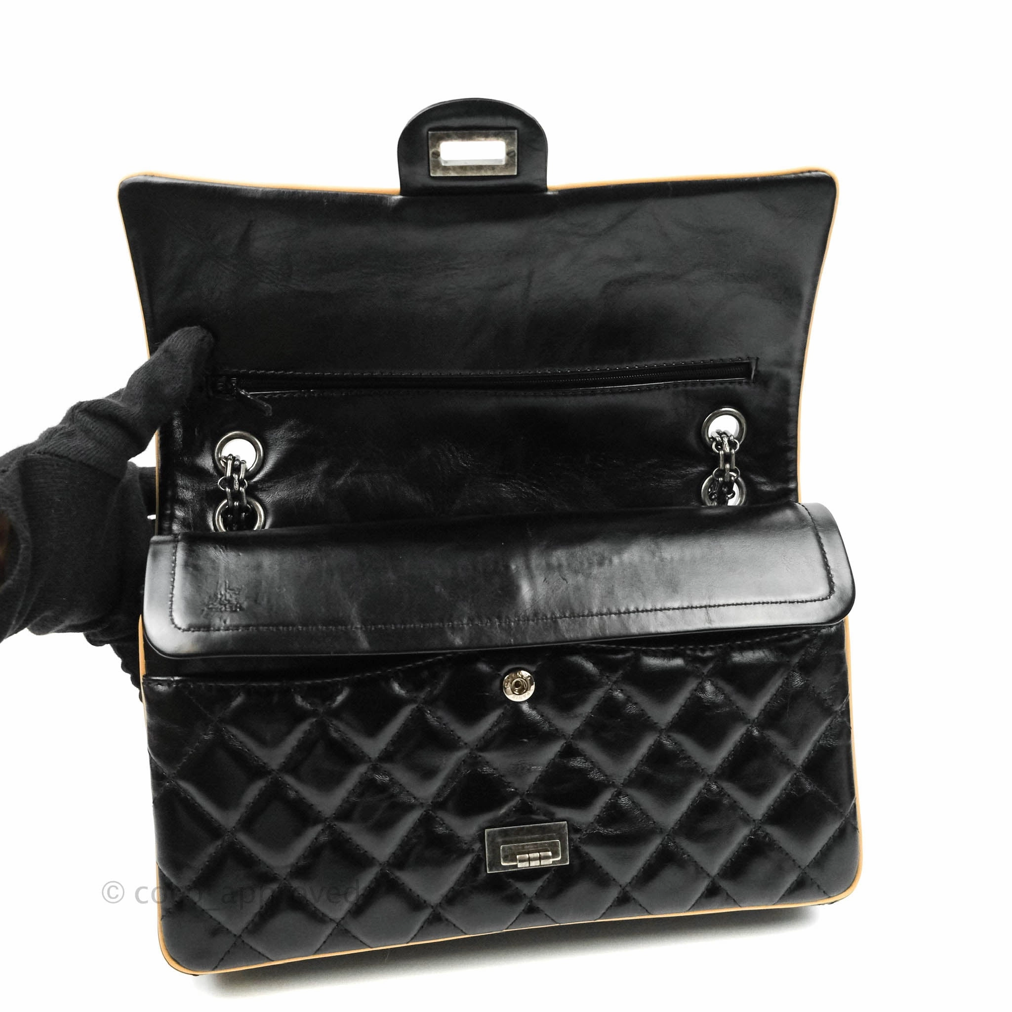 Chanel Reissue Quilted Aged Calfskin Beige & Black Ruthenium Hardware 226