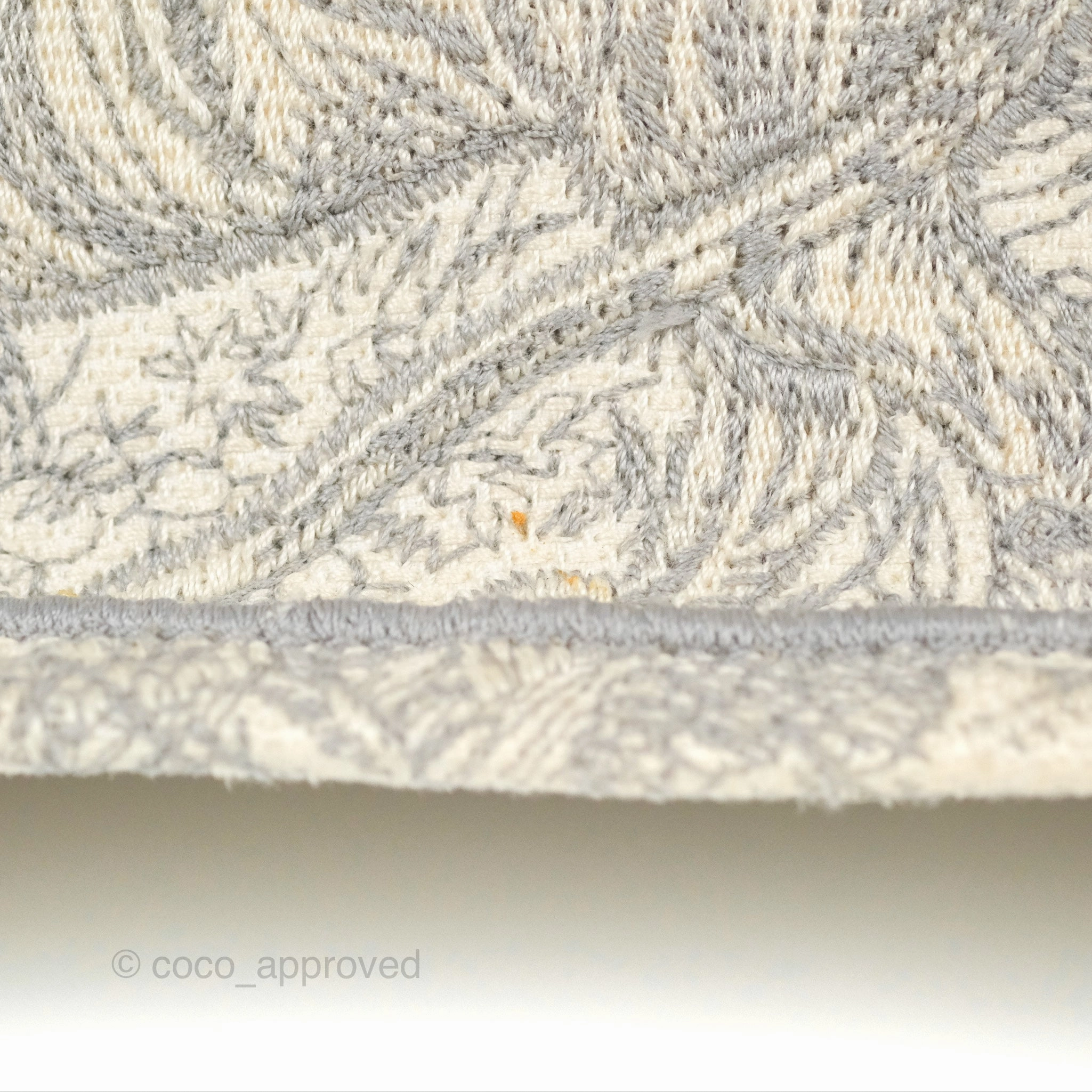 Christian Dior Medium (Old Small) Embroidered Toile De Jouy Light Grey Canvas Book Tote