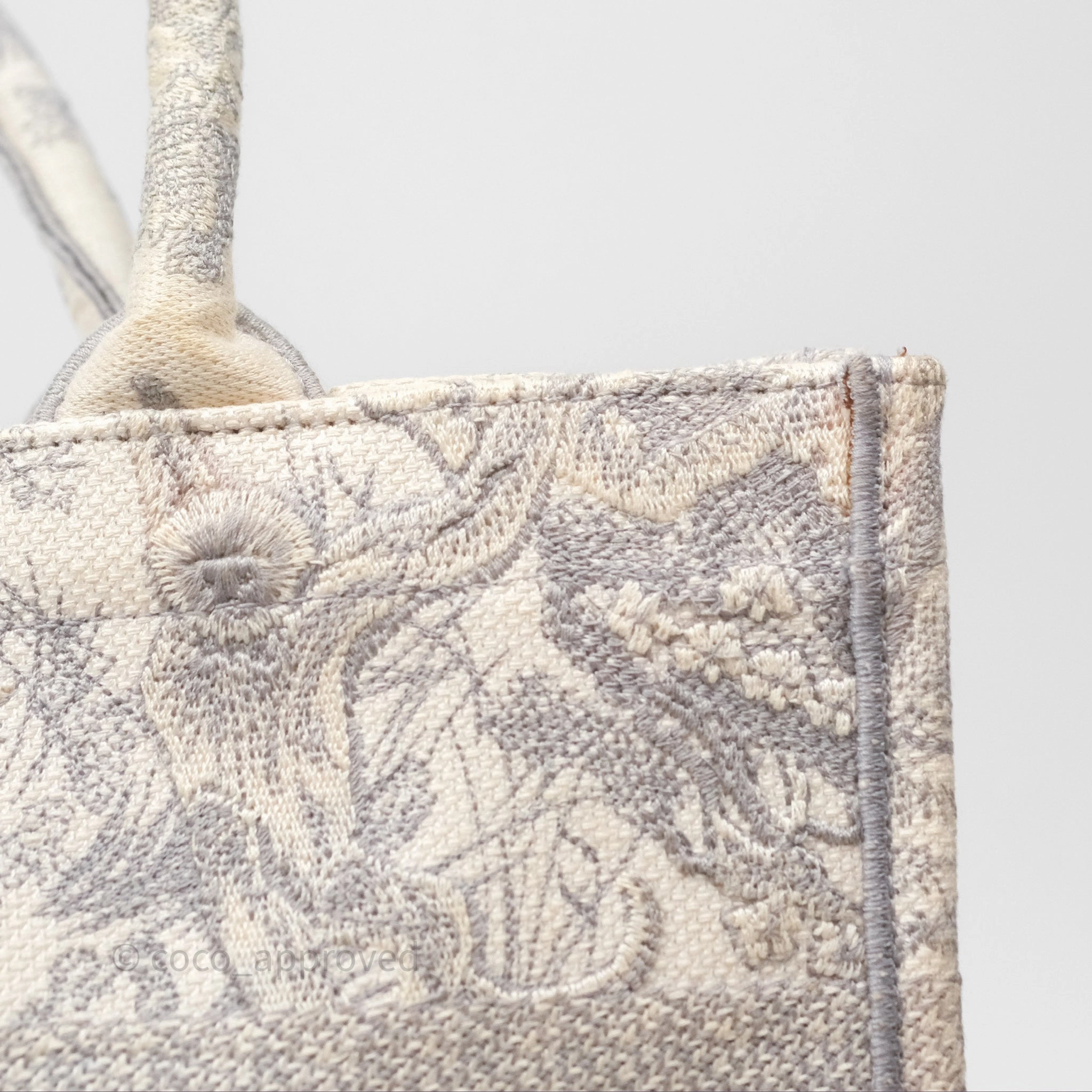 Christian Dior Medium (Old Small) Embroidered Toile De Jouy Light Grey Canvas Book Tote