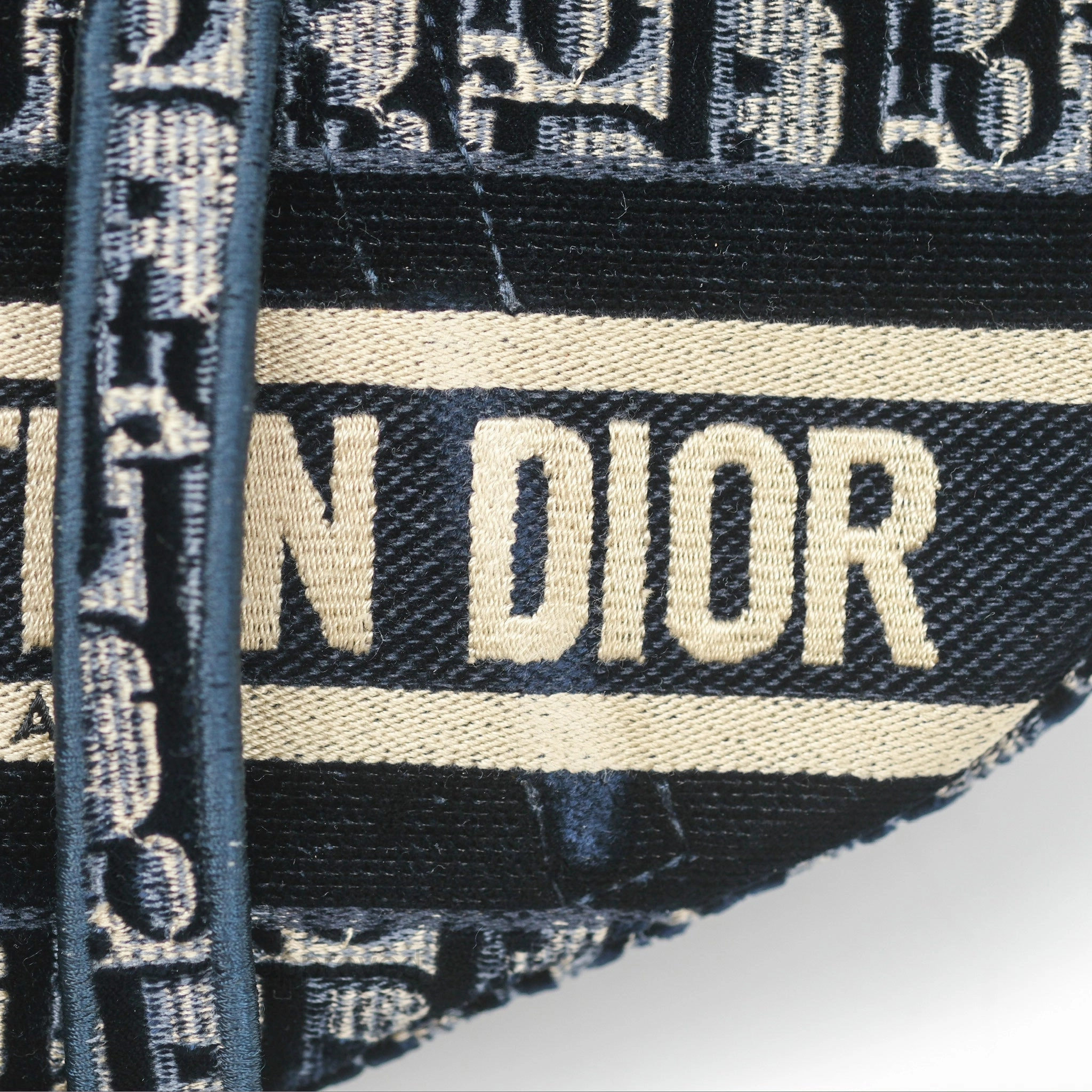 Christian Dior Saddle Bag Velvet Navy Dior Oblique Embroidery Gold Hardware