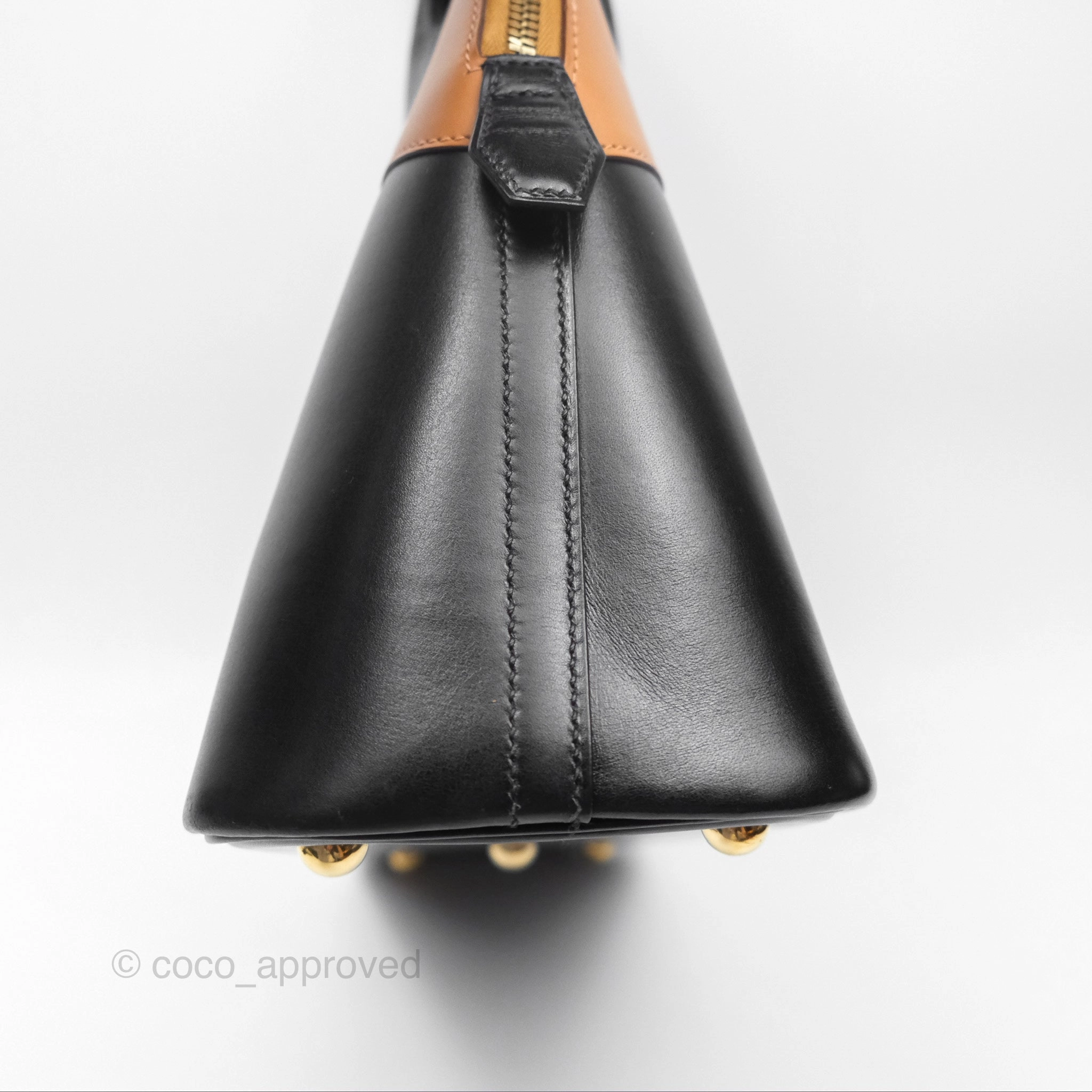 Herms Bolide 31 Noir 89 / Natural Box Leather Gold Hardware