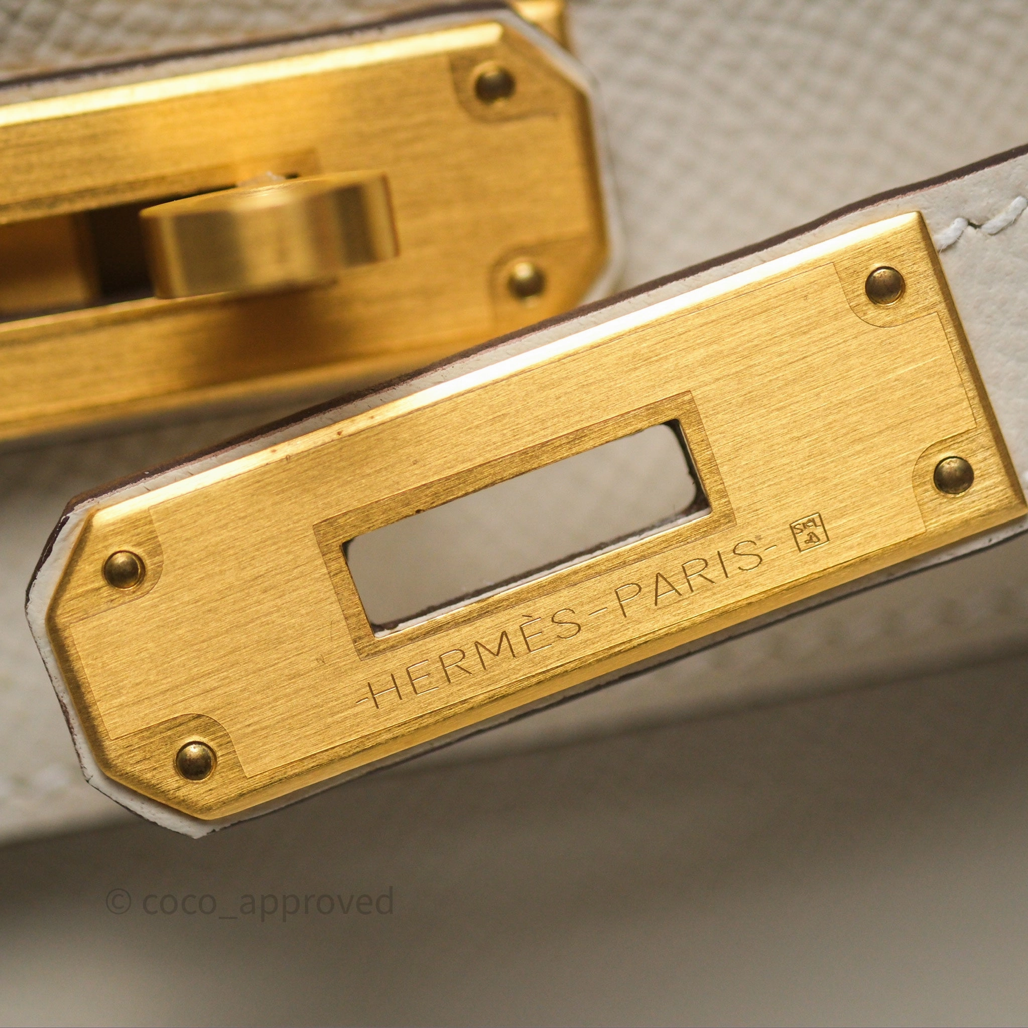 Herms HSS Sellier Kelly 28 Craie 10 / Amber 9D Epsom Brushed Gold Hardware