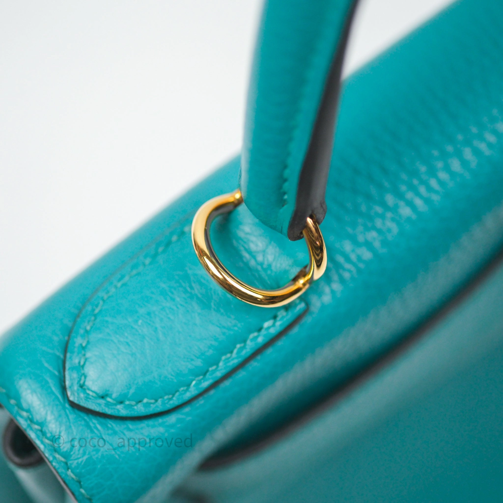 Herms Kelly 28 Retourne Bleu Paon 7F Clemence Gold Hardware