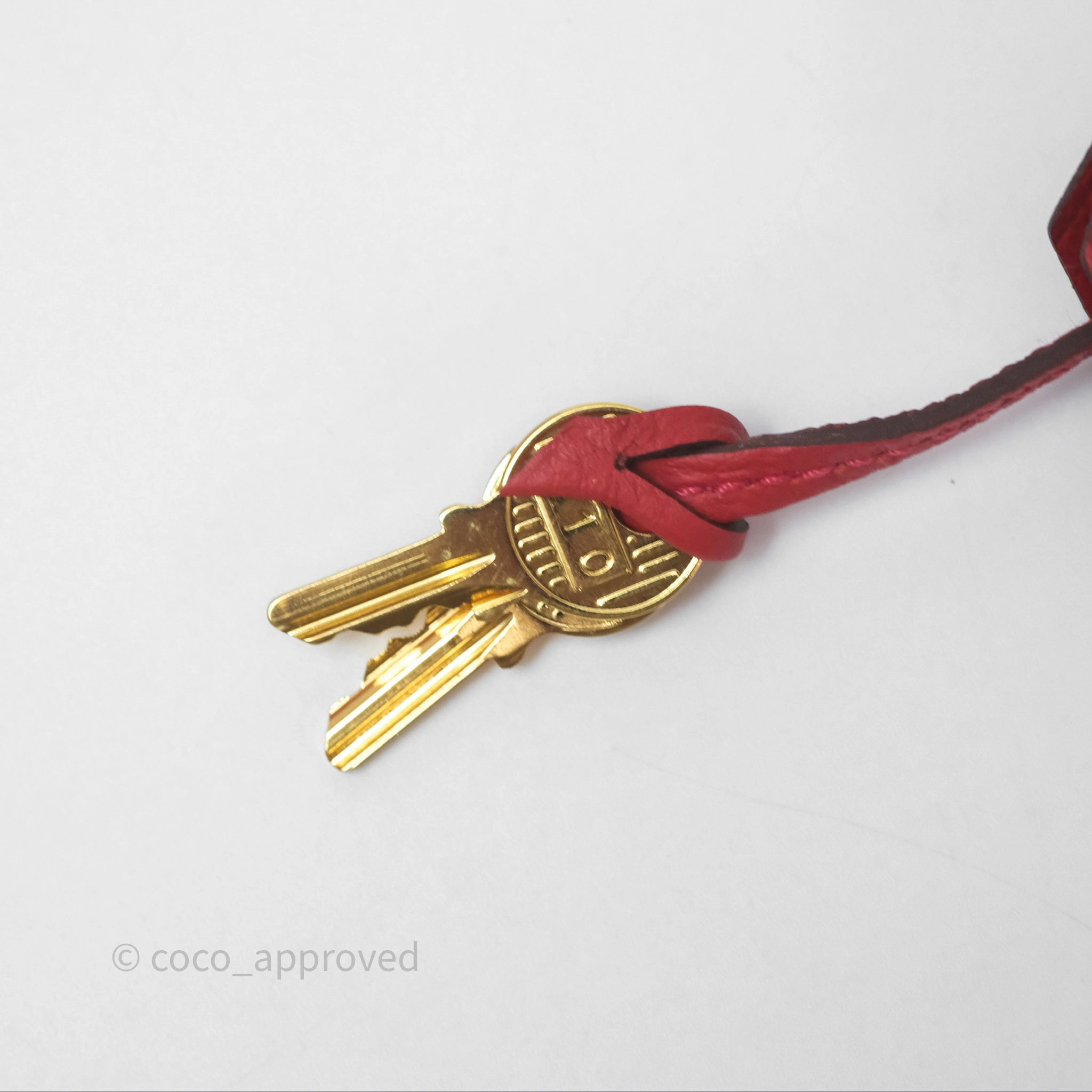 Herms Kelly 28 Retourne Geranium D5 Togo Gold Hardware