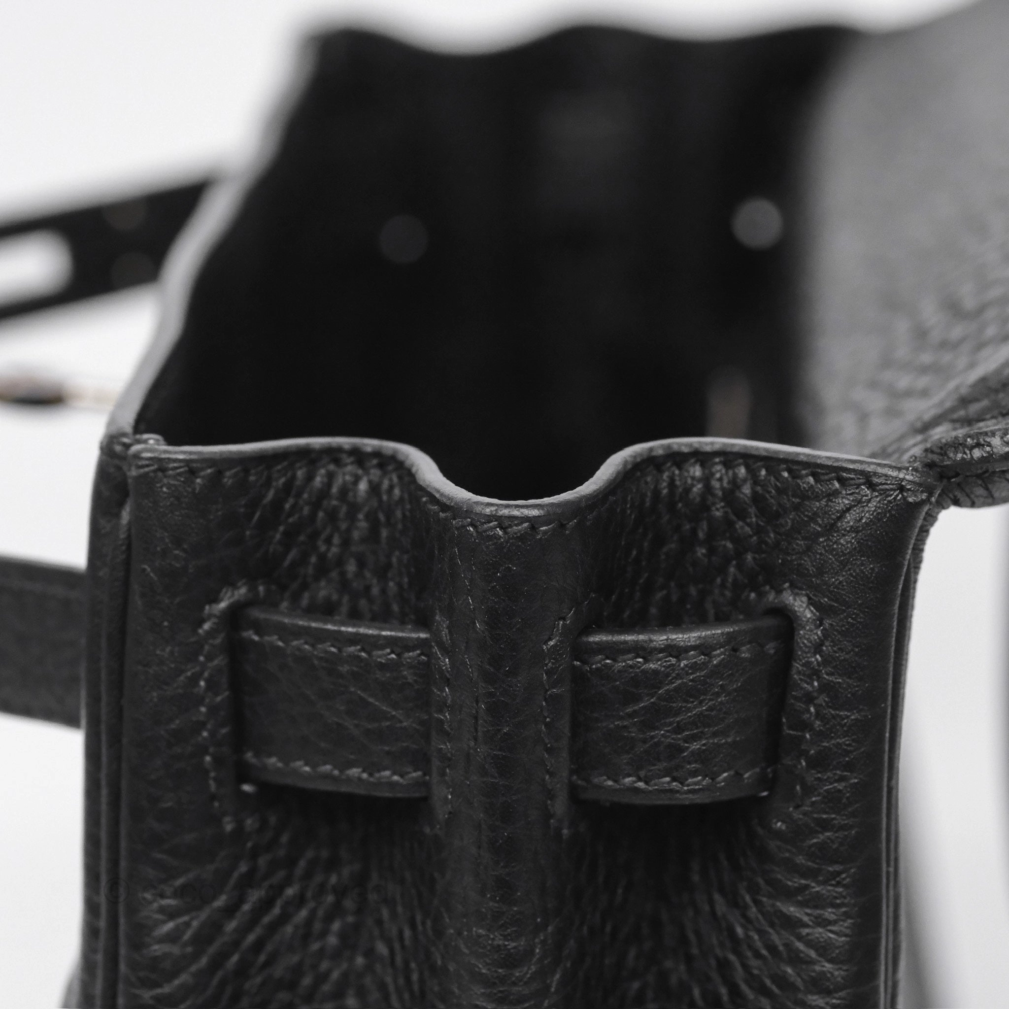 Herms Kelly 28 Retourne Noir Black 89 Clemence Palladium Hardware