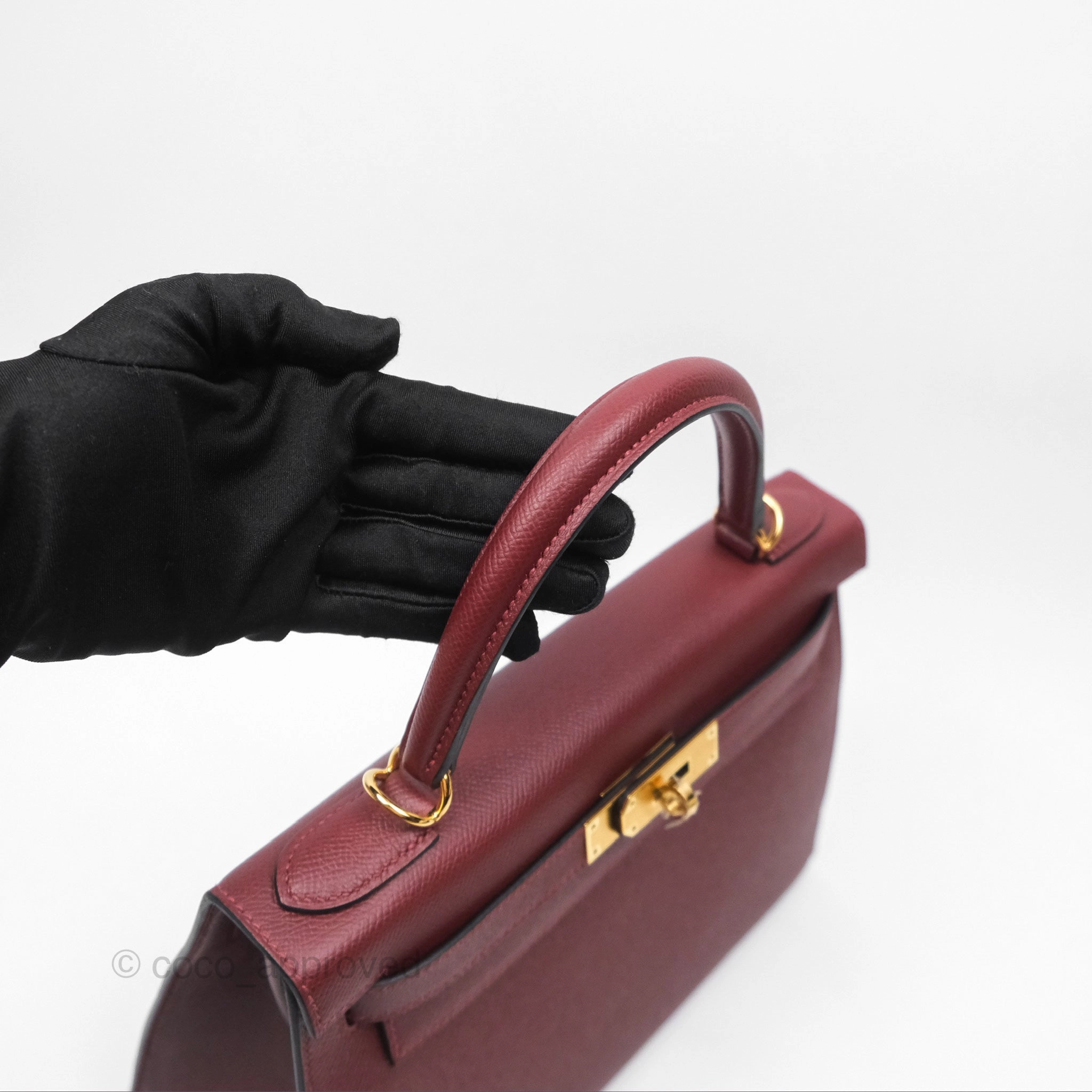 Herms Kelly 28 Sellier Rouge Epsom Gold Hardware