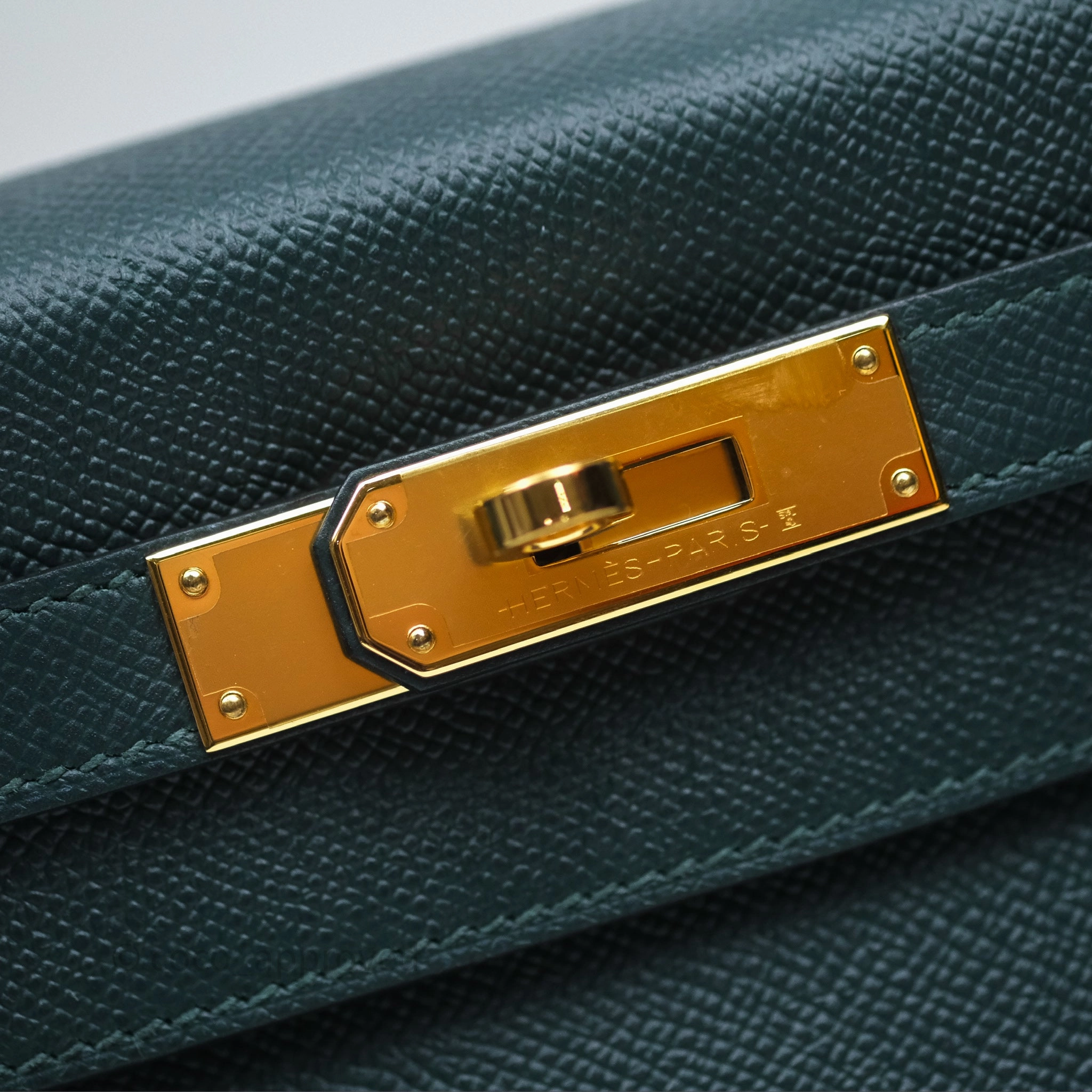 Herms Kelly 28 Sellier Vert Cypres 6O Epsom Gold Hardware