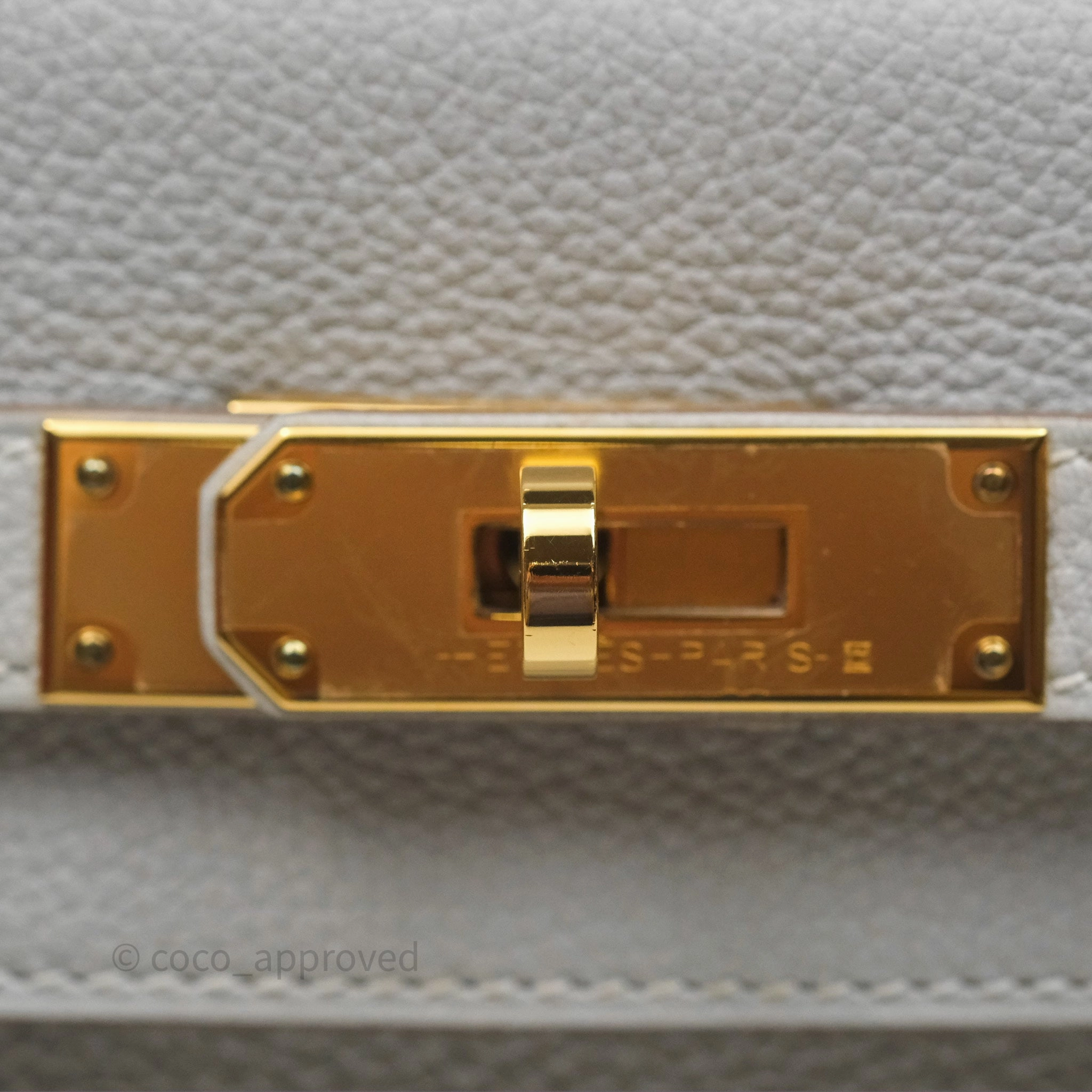 Herms Kelly II 28 Retourne Gris Pale M4 Togo Gold Hardware