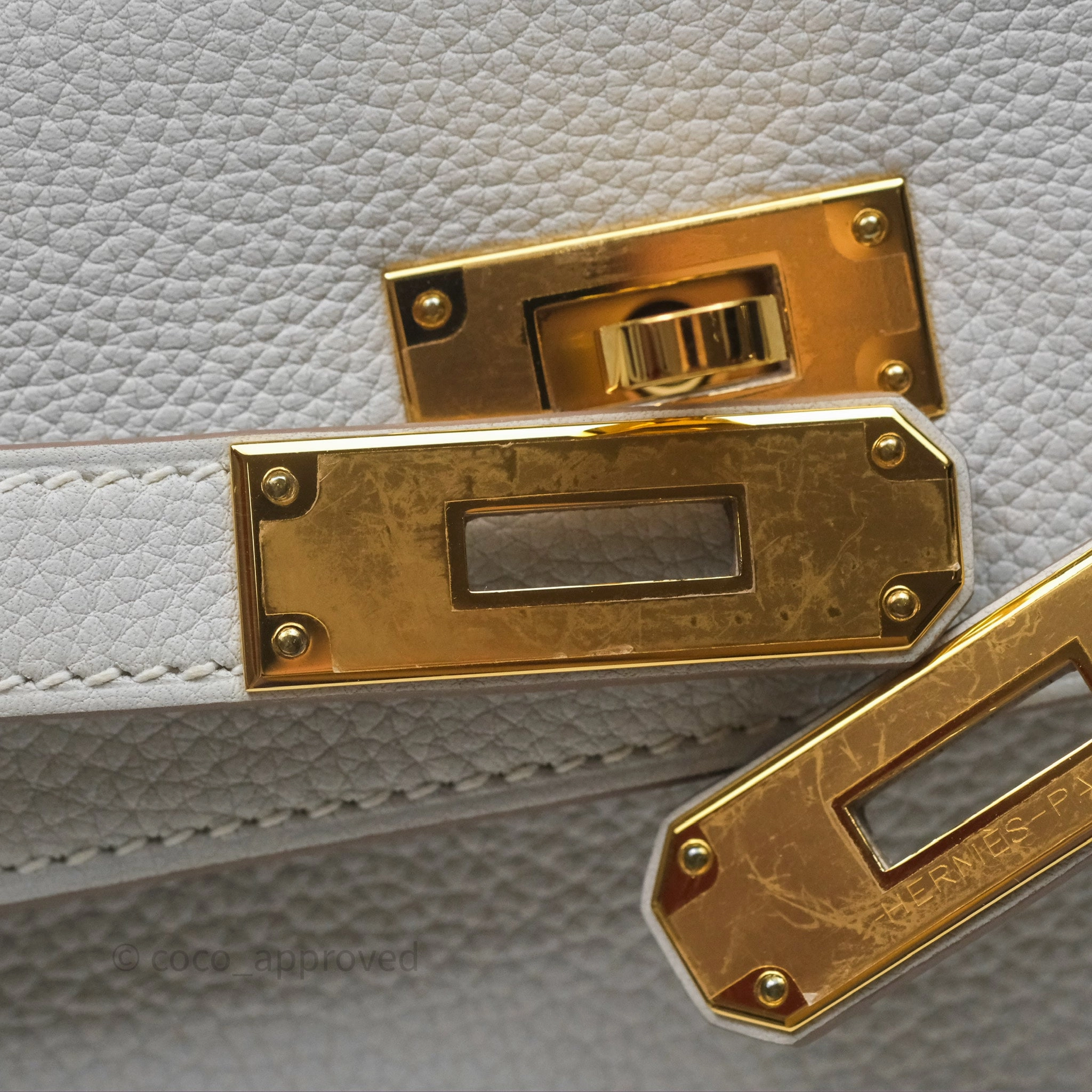 Herms Kelly II 28 Retourne Gris Pale M4 Togo Gold Hardware