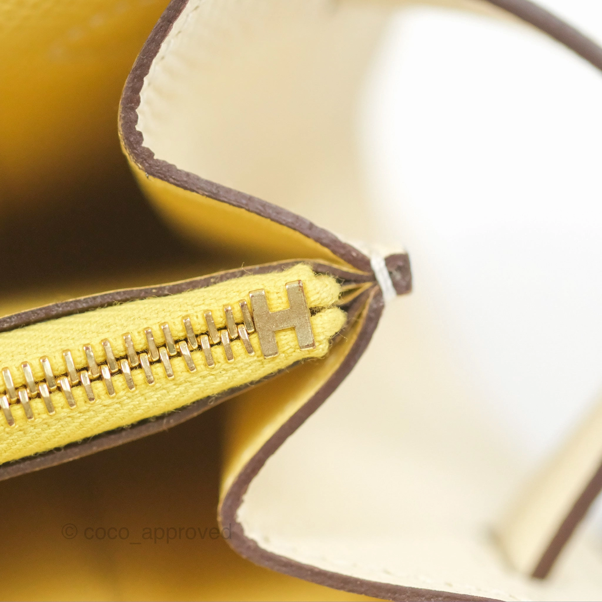 Herms Kelly To Go Wallet Nata / Jaune Poussin Epsom Gold Hardware