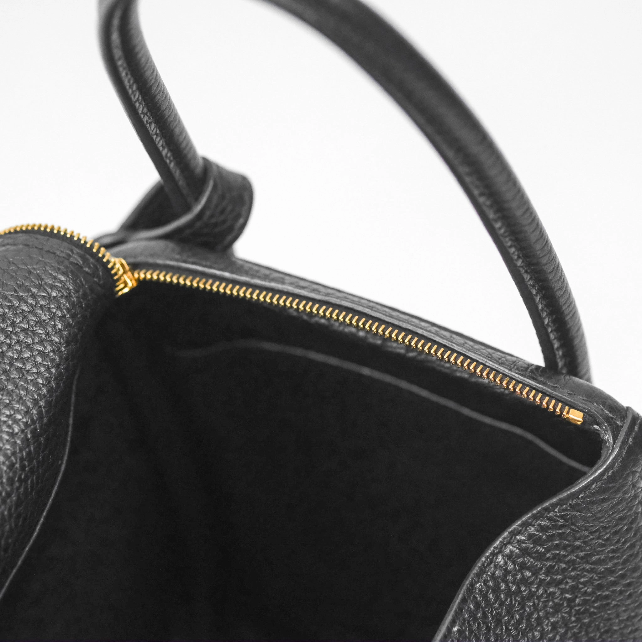 Herms Lindy 26 Black Clemence Gold Hardware