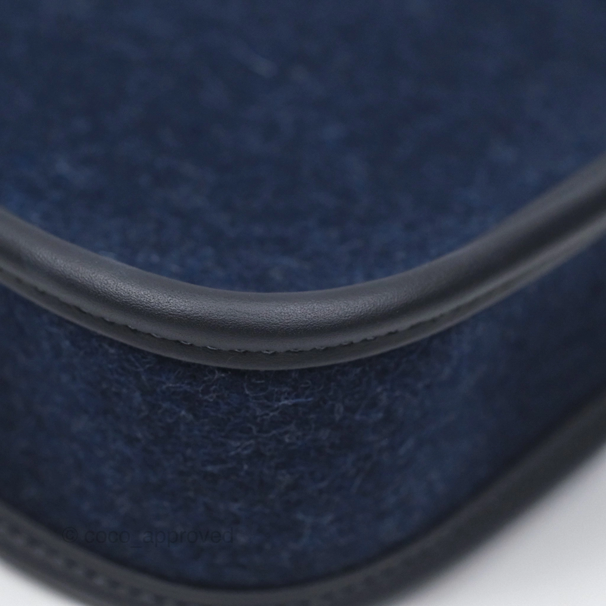 Herms Mini Evelyne 16 Wooly Bleu Nuit 2Z / Swift Noir 89 Gold Hardware