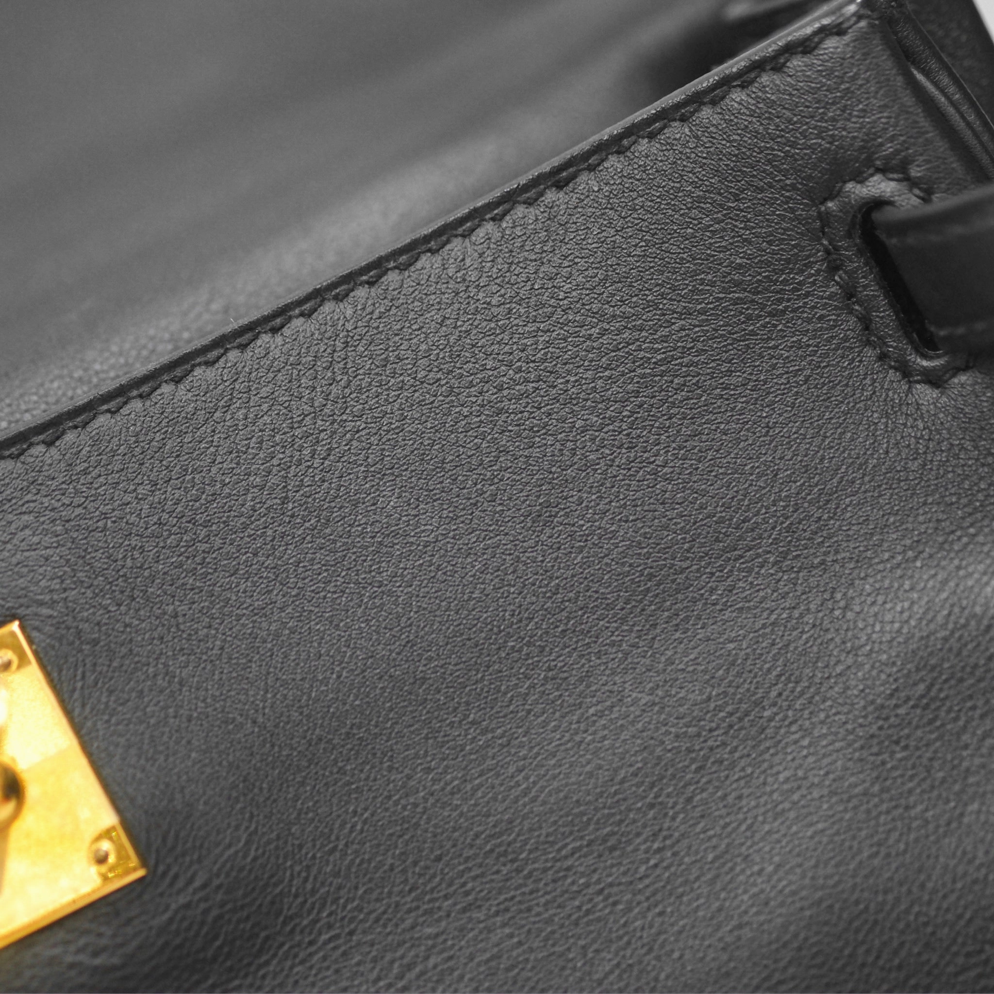 Herms Retourne Kelly 25 Black Noir 89 Swift Gold Hardware