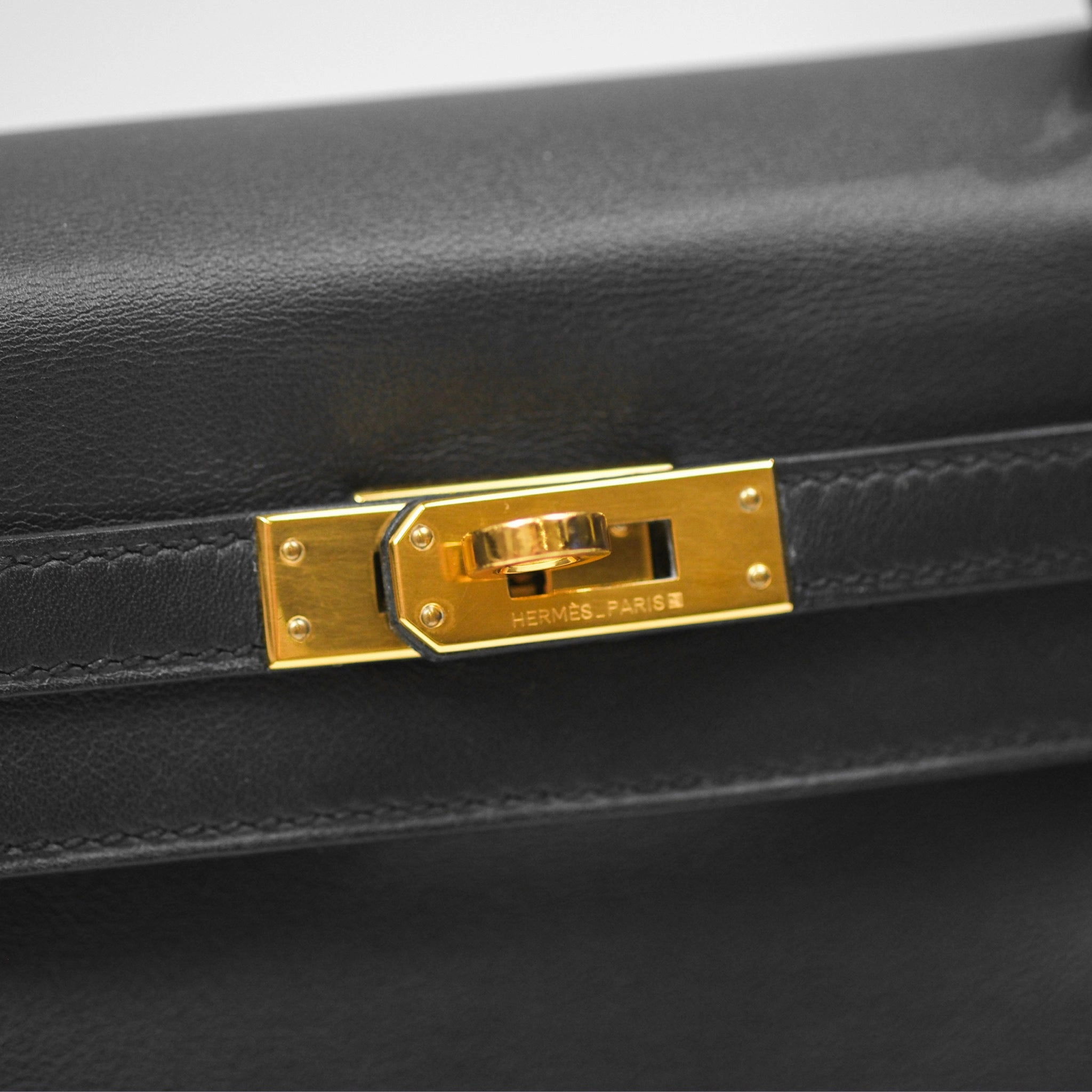 Herms Retourne Kelly 25 Black Noir 89 Swift Gold Hardware